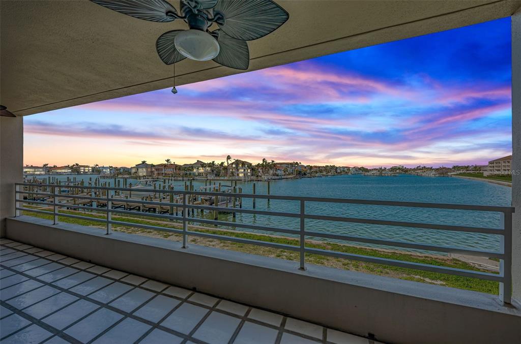 Gulfport, Florida, 33707, United States, 2 Bedrooms Bedrooms, ,2 BathroomsBathrooms,Residential,For Sale,1721966