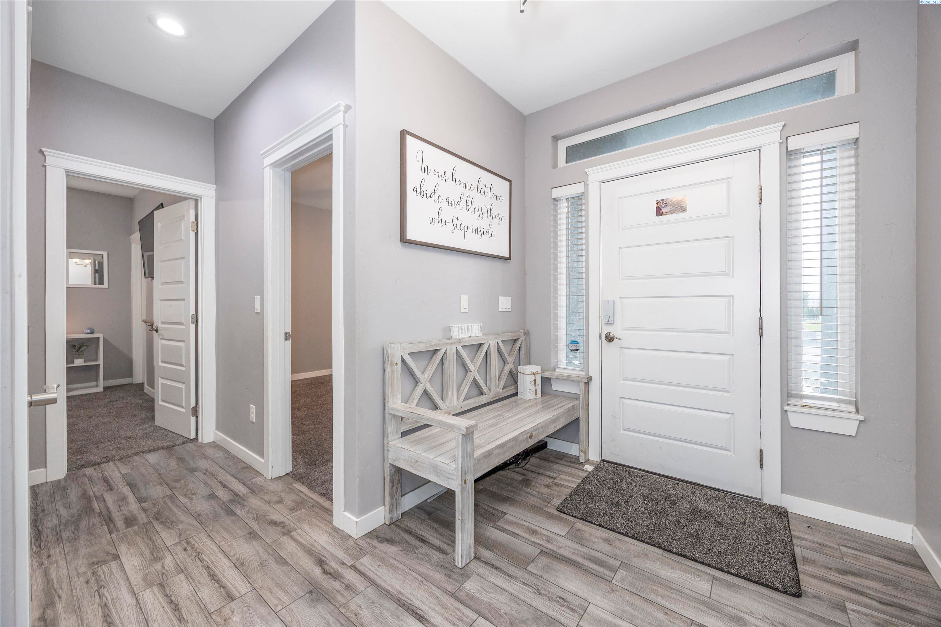 Pasco, Washington, 99301, United States, 6 Bedrooms Bedrooms, ,3 BathroomsBathrooms,Residential,For Sale,2005744