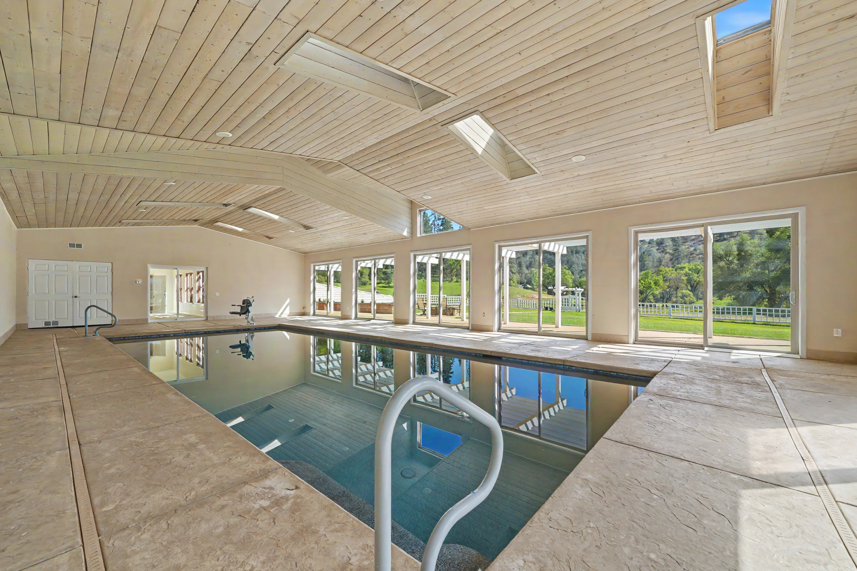  40 Acres - Fully Wheelchair Accessible - Indoor Pool - 物件實景