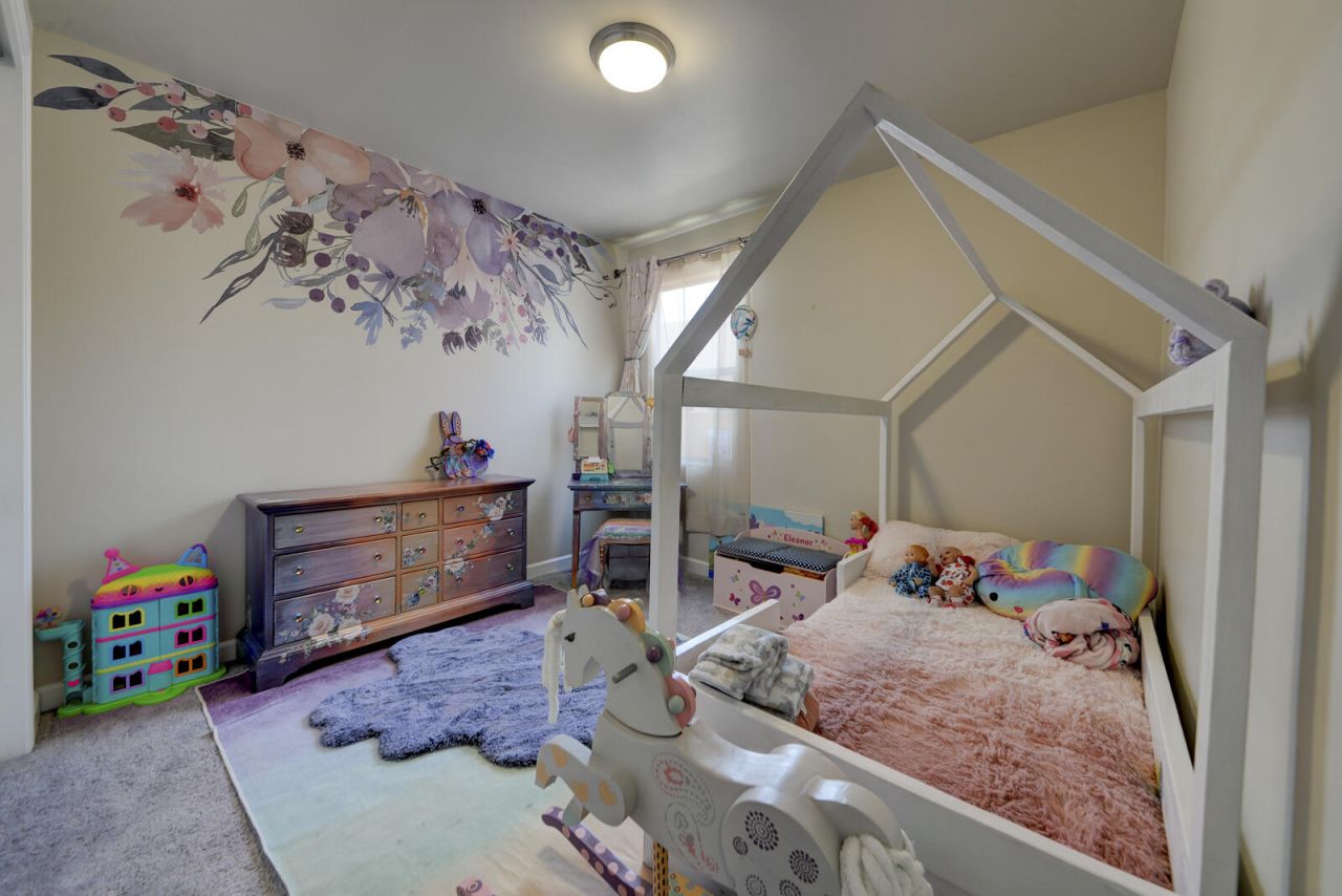 Rio Rancho, New Mexico, 87144, United States, 4 Bedrooms Bedrooms, ,3 BathroomsBathrooms,Residential,For Sale,1895660