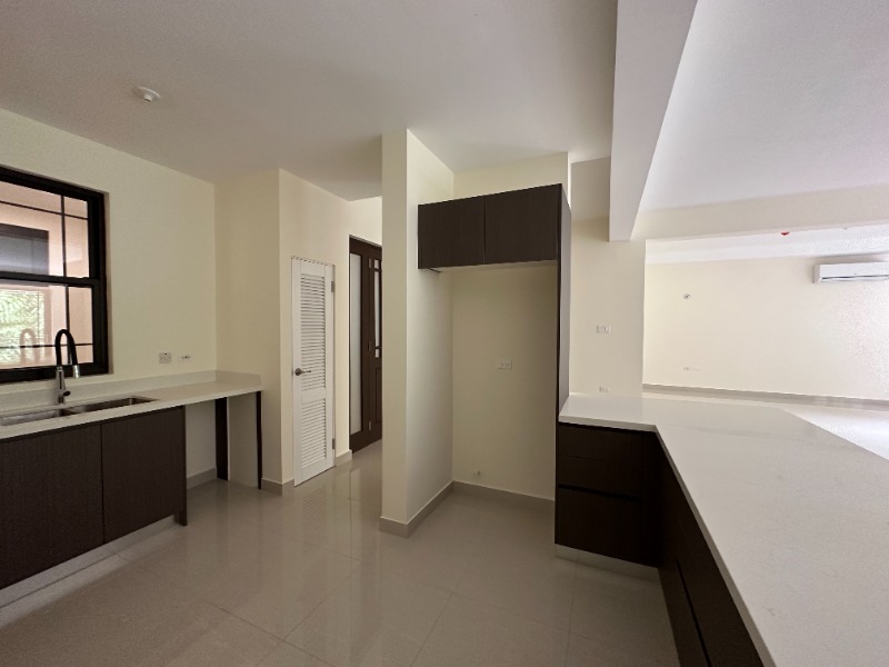 Kingston 6, JM, 2 Bedrooms Bedrooms, ,3 BathroomsBathrooms,Residential,For Sale,1838933