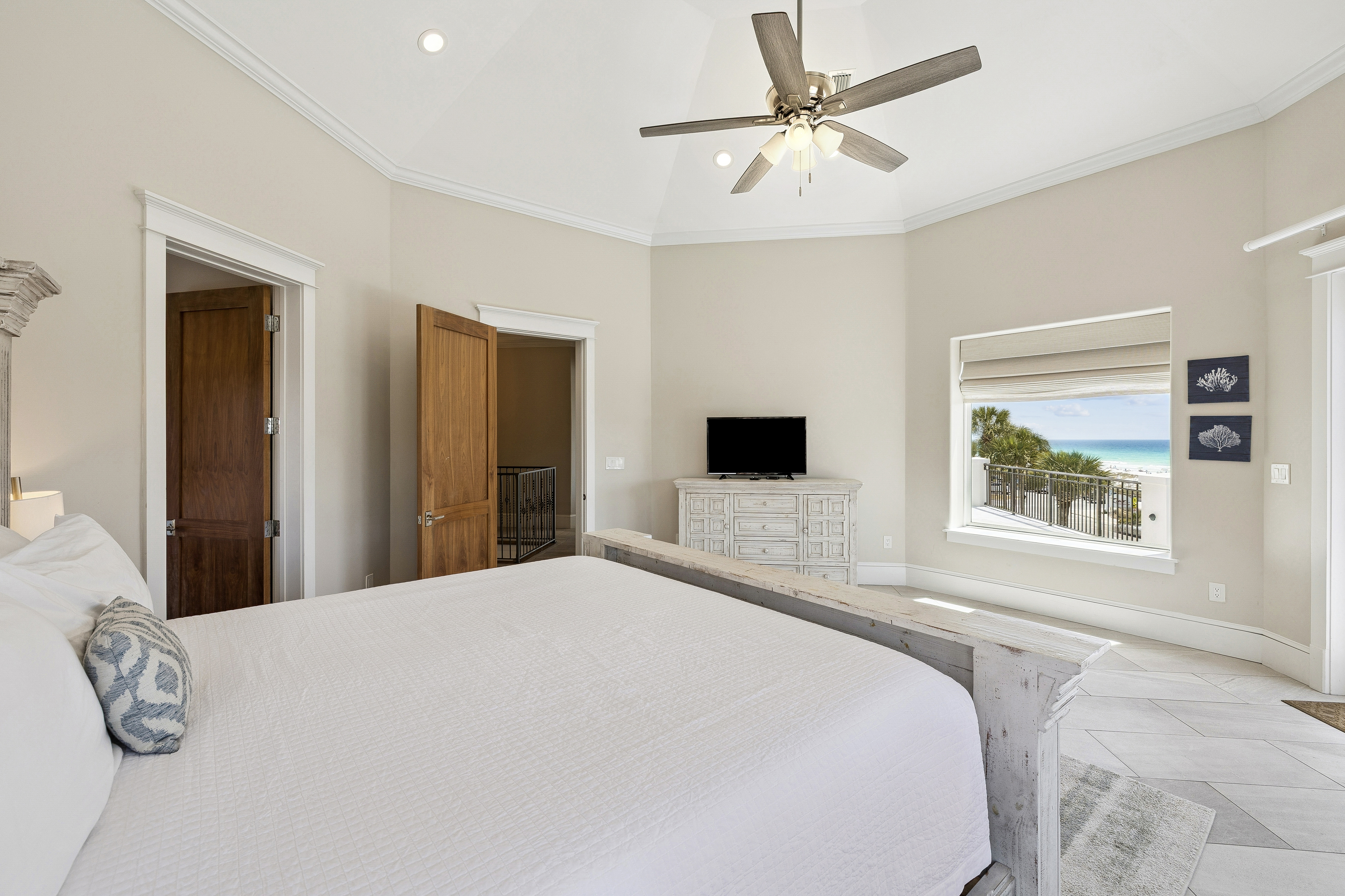  Extraordinary Gulf-View Estate  Heated Pool, Elevator & Multiple Living Areas - 物件實景