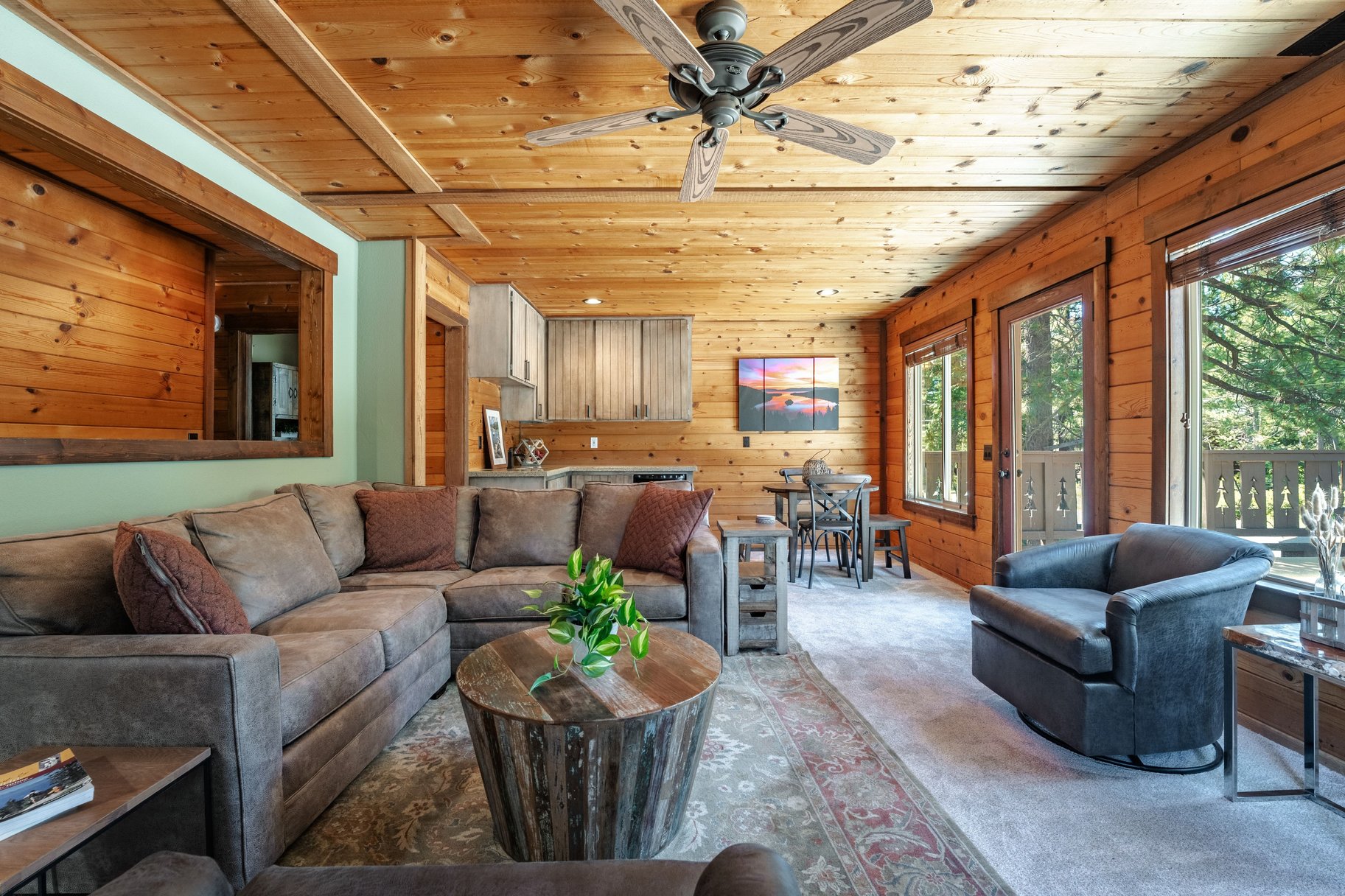  Updated Tahoe Donner retreat with a greenbelt setting - 物件實景