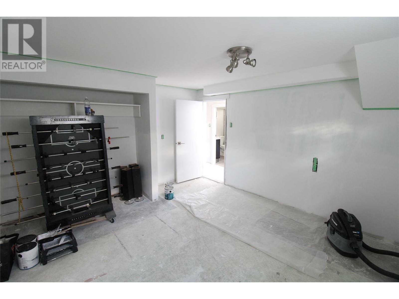 KAMLOOPS, British Columbia, V2B 5M7, CA, 5 Bedrooms Bedrooms, ,2 BathroomsBathrooms,Residential,For Sale,1837638