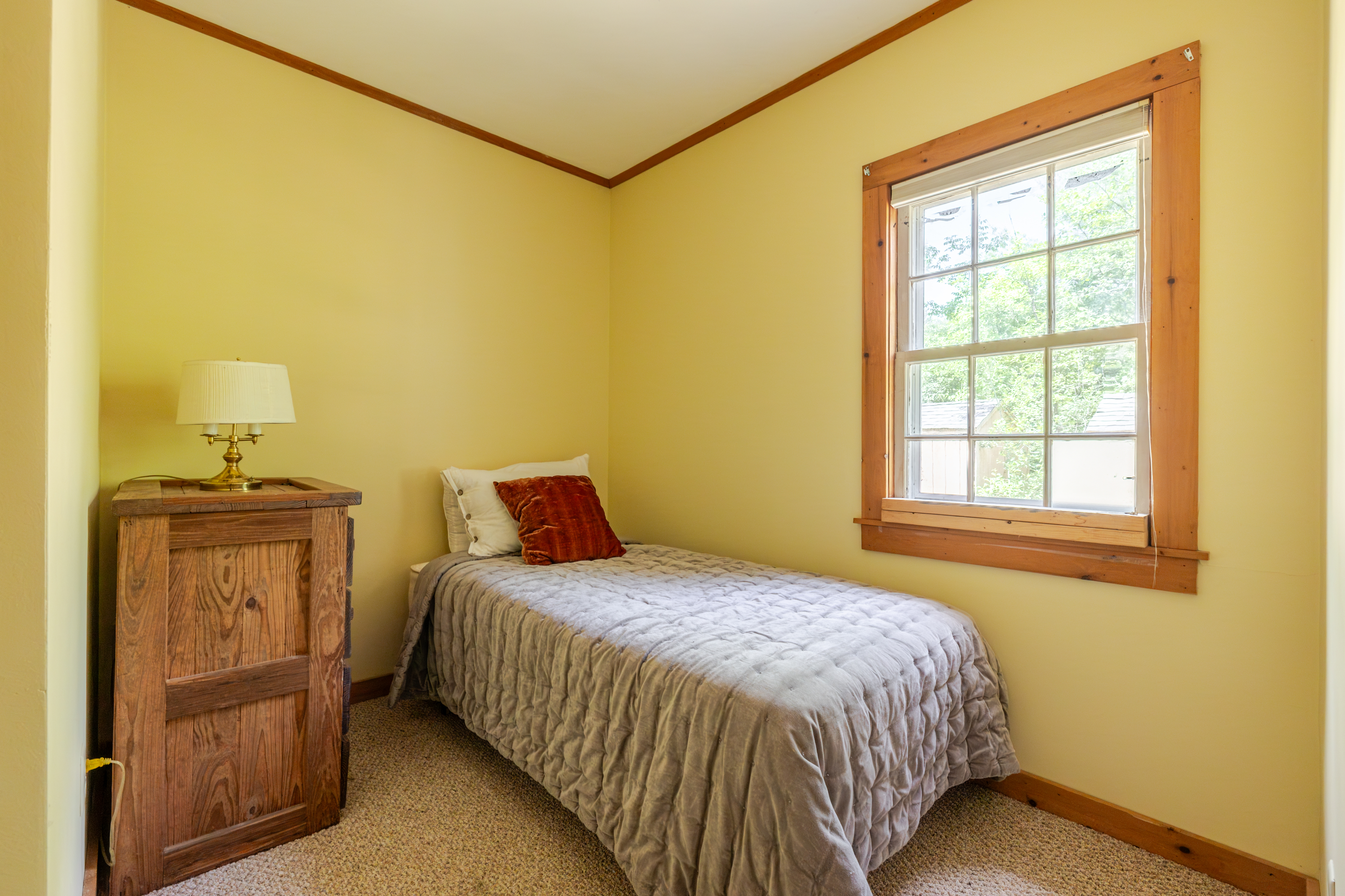  Berkshire Lakeside Living: 2-Acres and a Cottage by the Lake - 物件實景