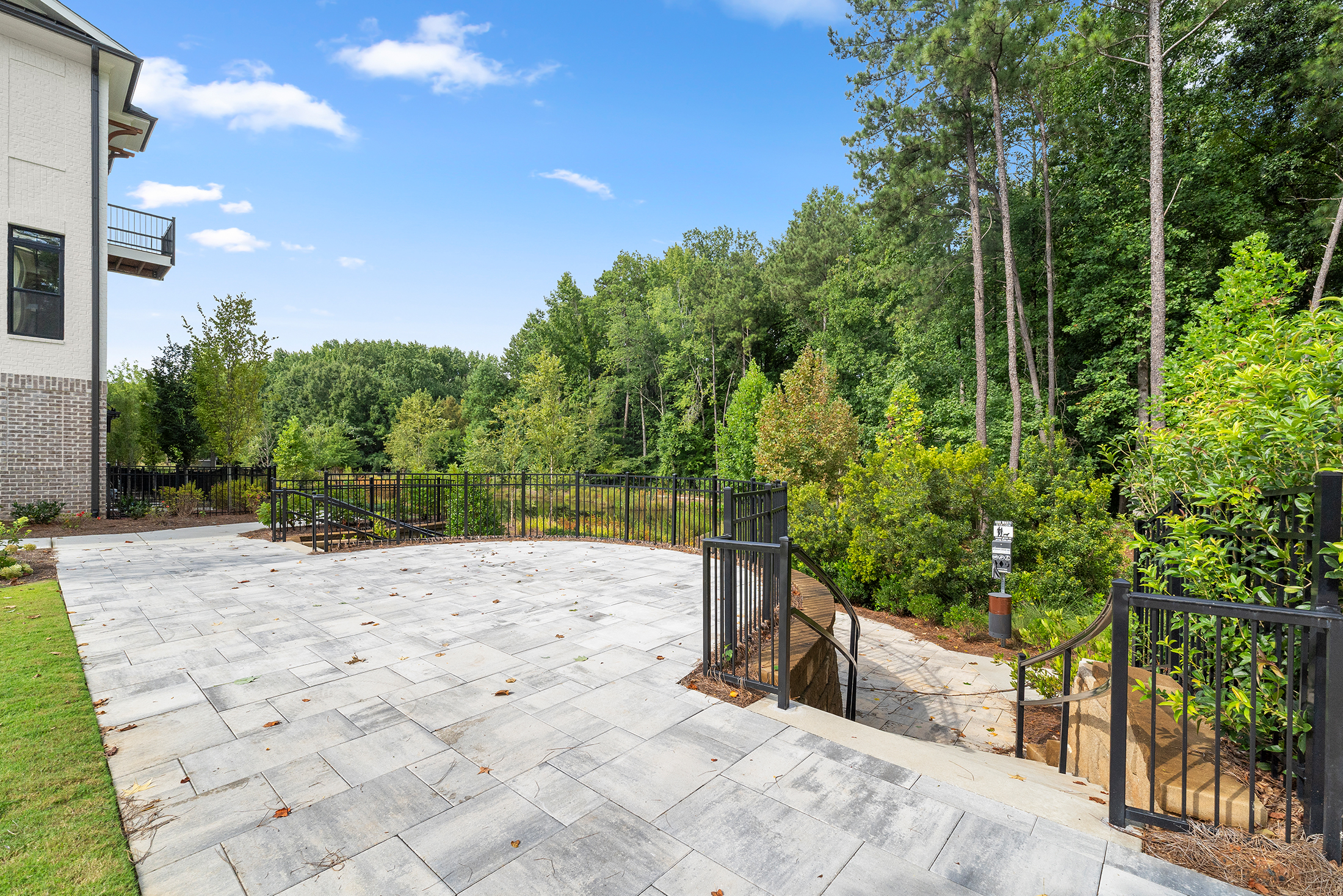 Welcome to One of the Most Desirable Locations and Homes in Upscale Ecco Park - 物件實景