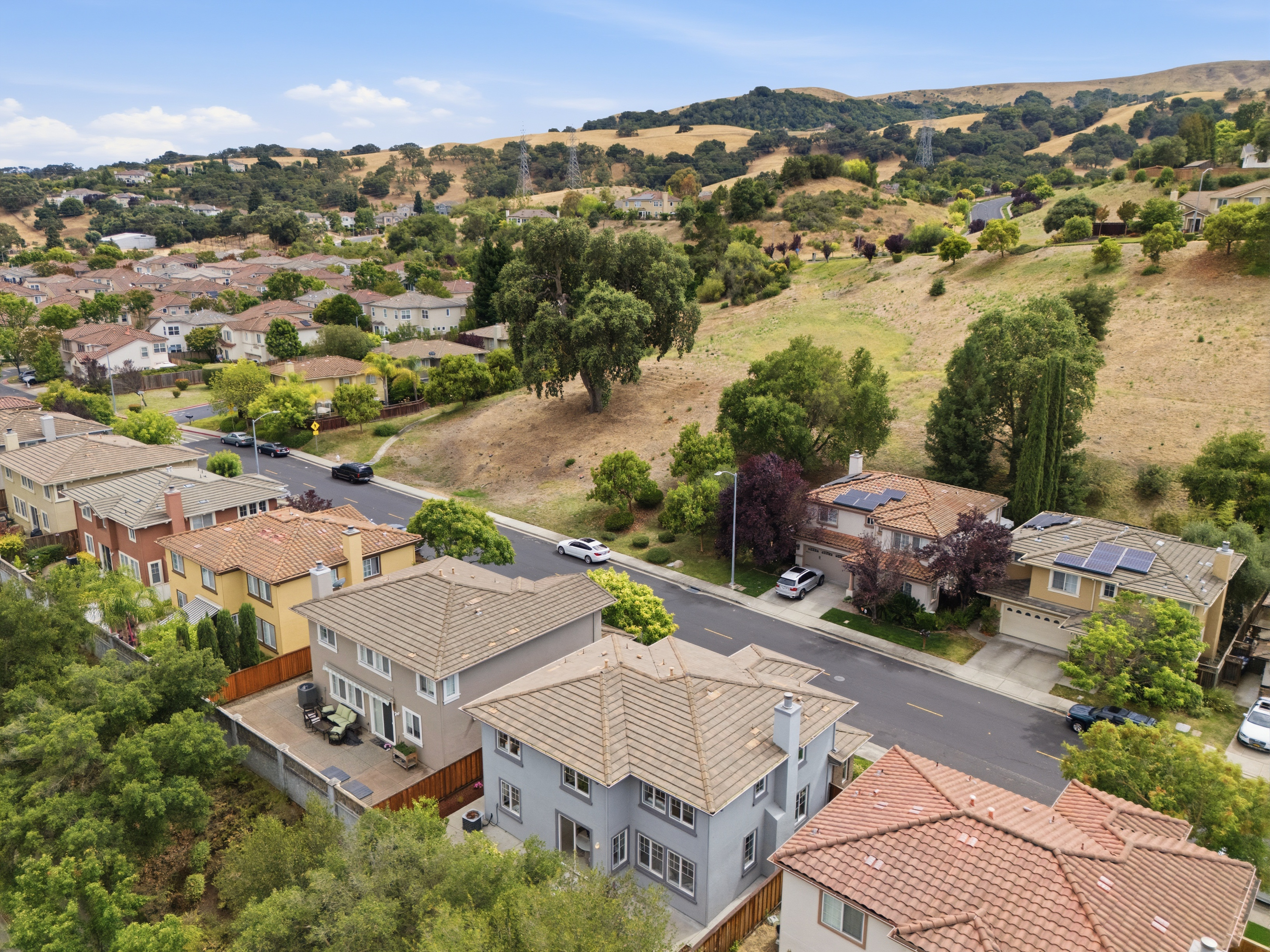  Beautifully Updated Henry Ranch Home with Scenic Views and Modern Comfort - 物件實景