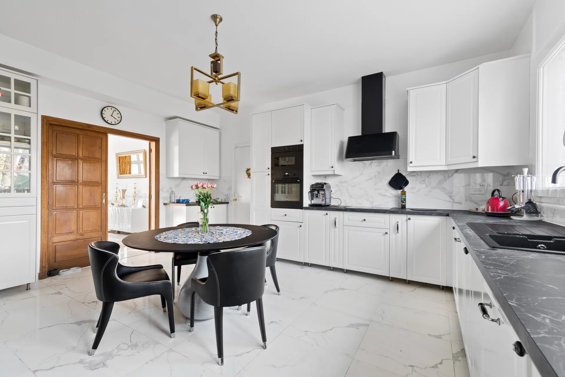 Le Vésinet, Île-de-France, 78110, FR, 9 Bedrooms Bedrooms, ,6 BathroomsBathrooms,Residential,For Sale,1994556