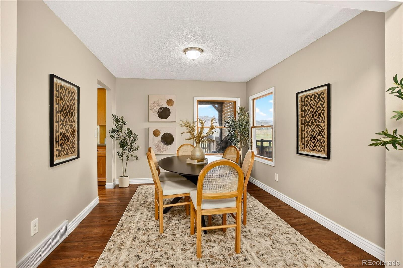 Littleton, Colorado, 80127, United States, 4 Bedrooms Bedrooms, ,2 BathroomsBathrooms,Residential,For Sale,2003001