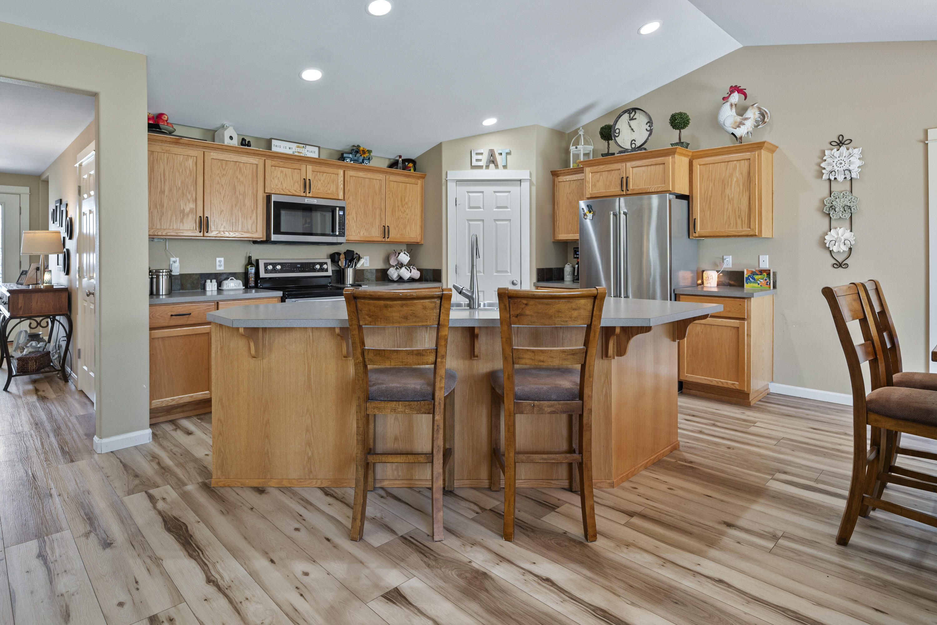 Prineville, Oregon, 97754, United States, 3 Bedrooms Bedrooms, ,2 BathroomsBathrooms,Residential,For Sale,1931921