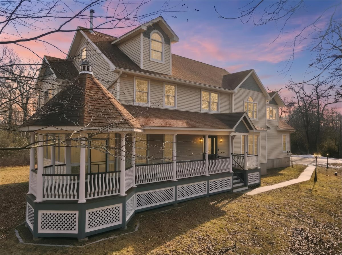 Milford, Pennsylvania, 18337, United States, 4 Bedrooms Bedrooms, ,3 BathroomsBathrooms,Residential,For Sale,2013781