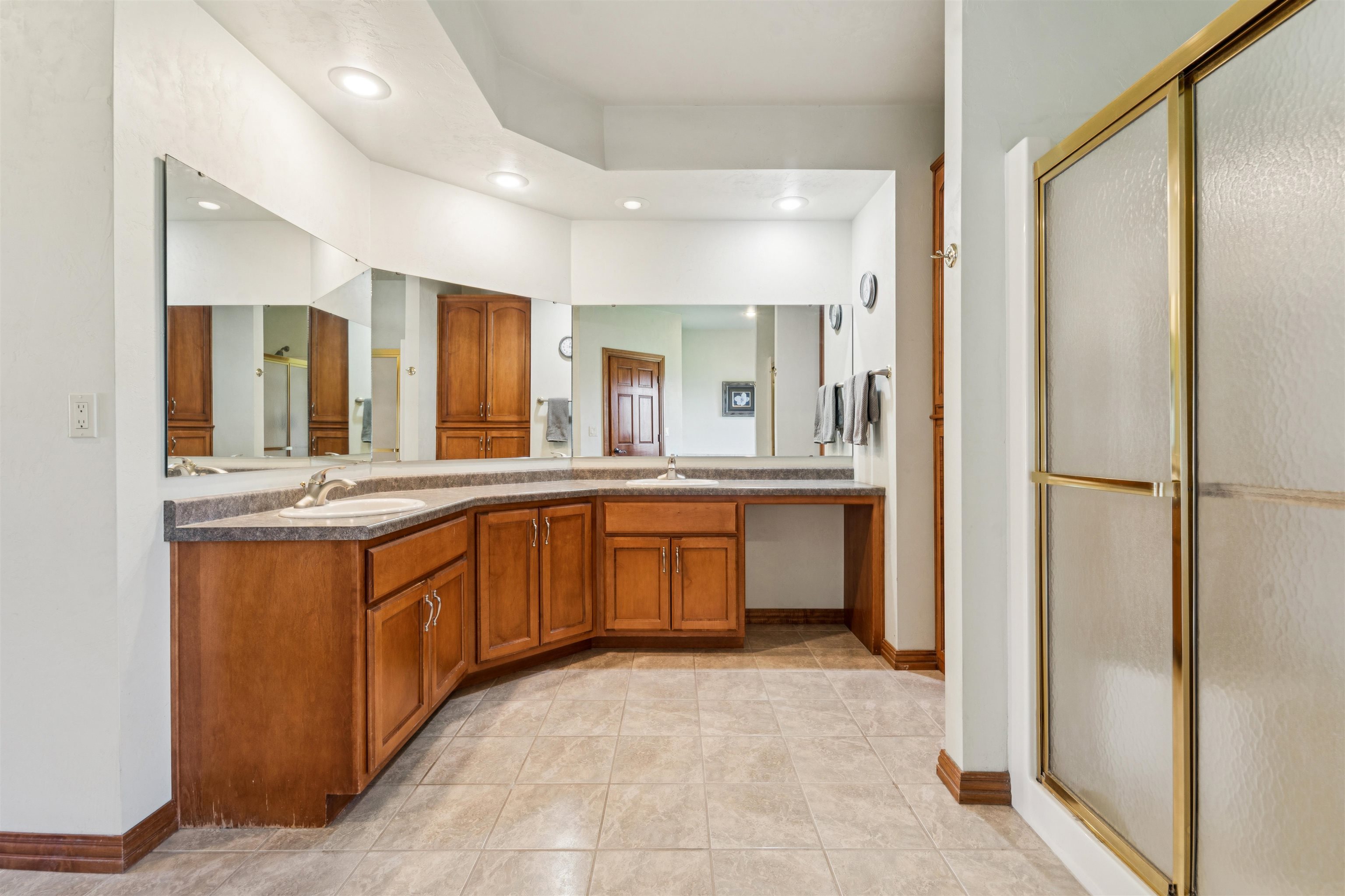GREEN BAY, Wisconsin, 54311, United States, 4 Bedrooms Bedrooms, ,4 BathroomsBathrooms,Residential,For Sale,1911025