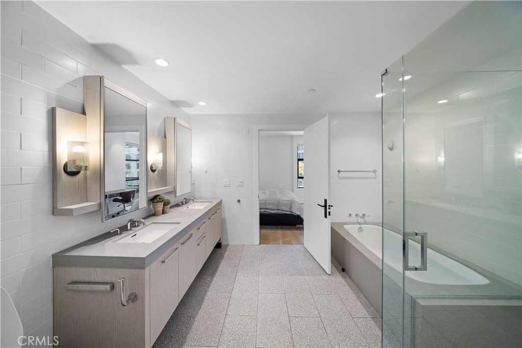 Los Angeles, California, 90024, United States, 2 Bedrooms Bedrooms, ,2 BathroomsBathrooms,Residential,For Sale,1746972