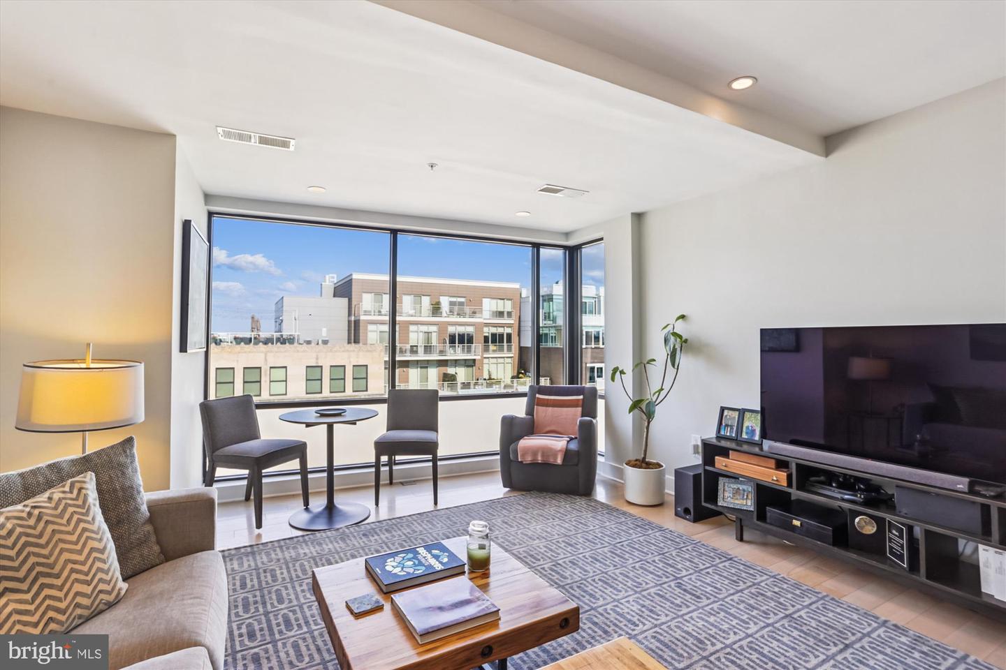 Washington, District of Columbia, 20009, United States, 1 Bedroom Bedrooms, ,1 BathroomBathrooms,Residential,For Sale,1906847