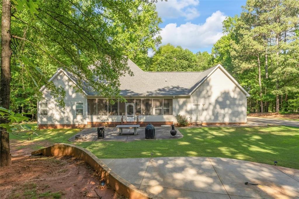 Commerce, Georgia, 30530, United States, 5 Bedrooms Bedrooms, ,4 BathroomsBathrooms,Residential,For Sale,1826945