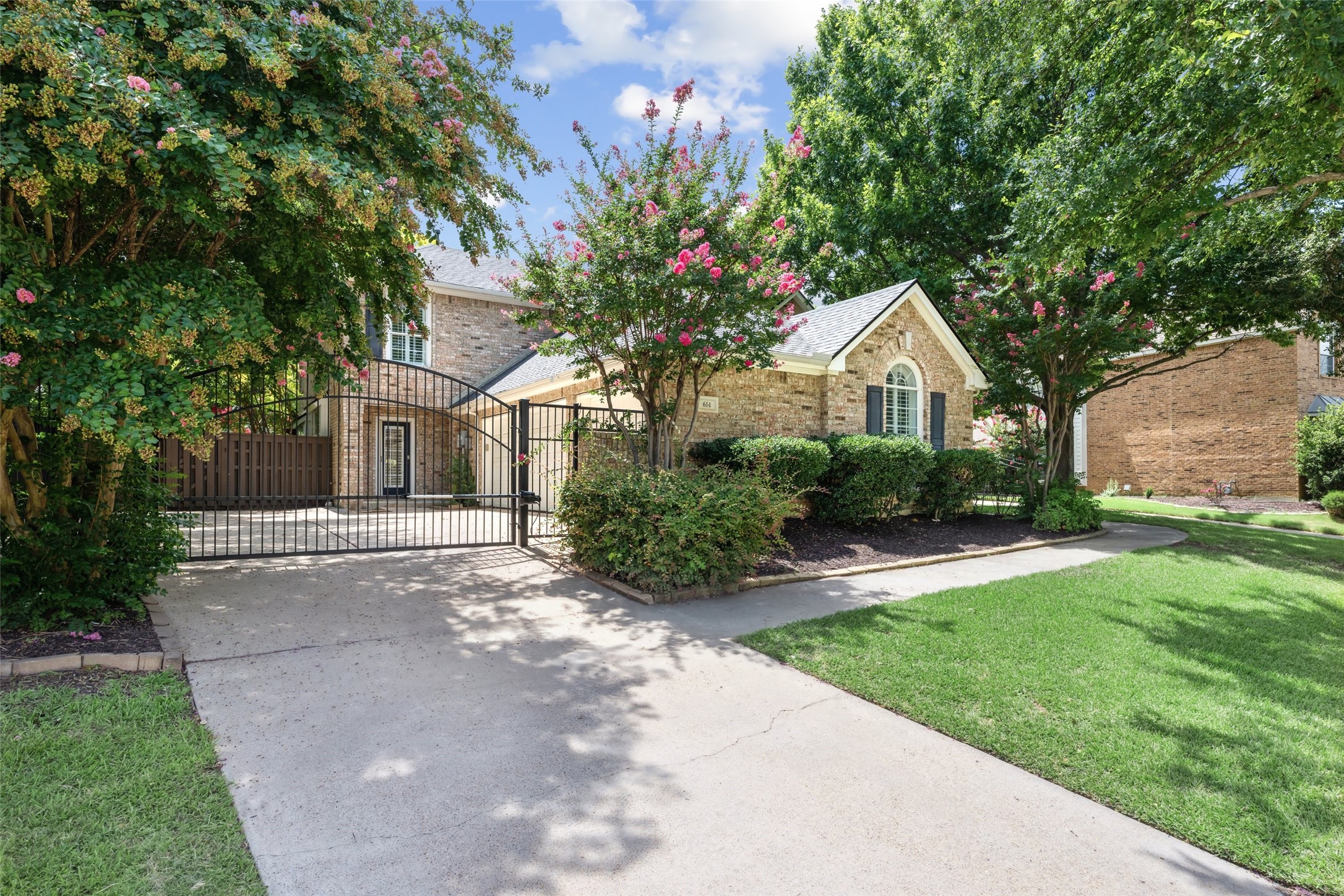 Southlake, Texas, 76092, United States, 4 Bedrooms Bedrooms, ,4 BathroomsBathrooms,Residential,For Sale,1883511