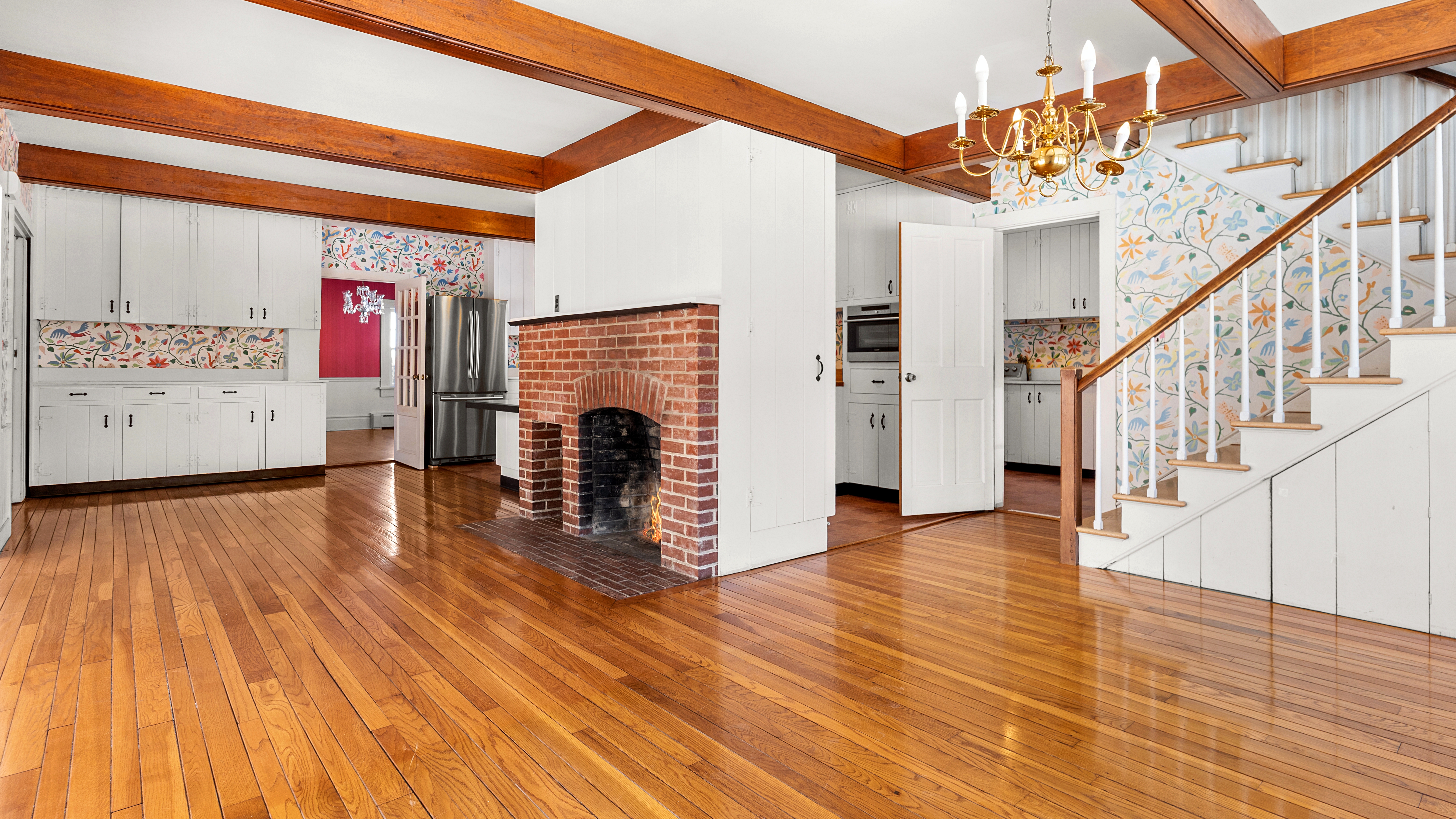  Richmond Estate Near Tanglewood: 5+ Acres, Pond Access, & Bonus Suite - 物件實景