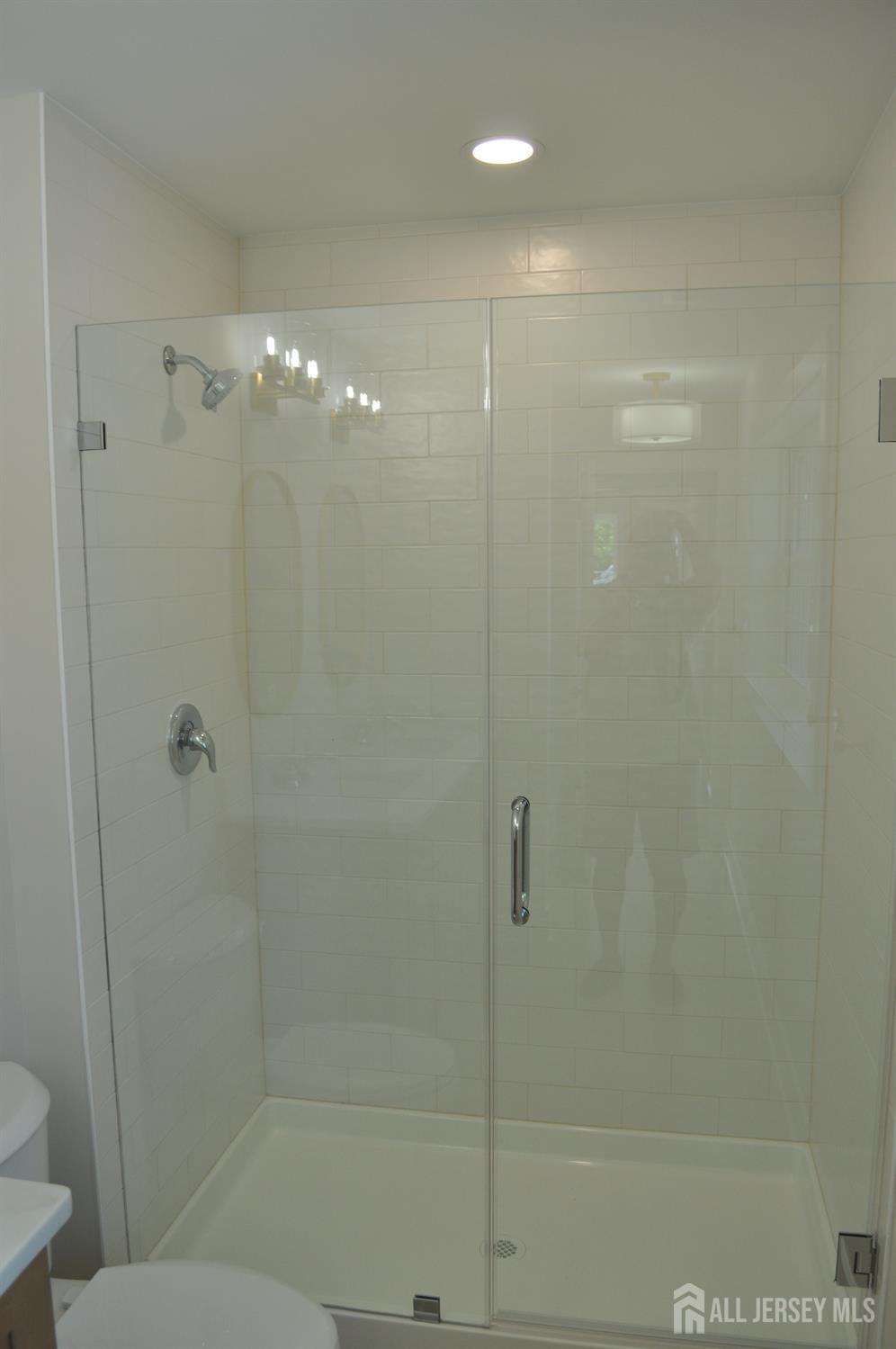 Woodbridge, New Jersey, 07095, United States, 4 Bedrooms Bedrooms, ,4 BathroomsBathrooms,Residential,For Sale,1920305