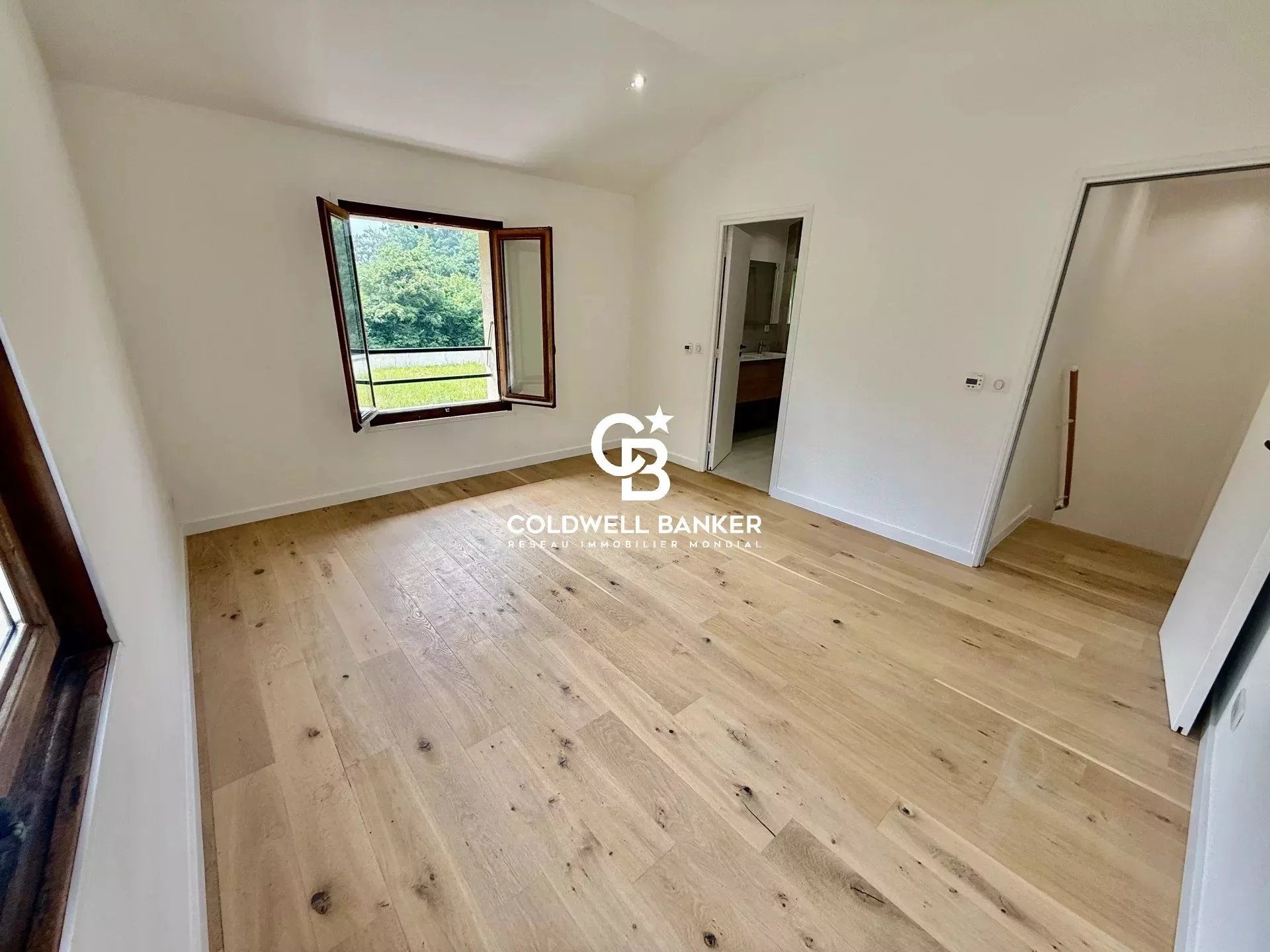 Prévessin-Moëns, Auvergne-Rhône-Alpes, 01280, FR, 4 Bedrooms Bedrooms, ,2 BathroomsBathrooms,Residential,For Sale,1994849