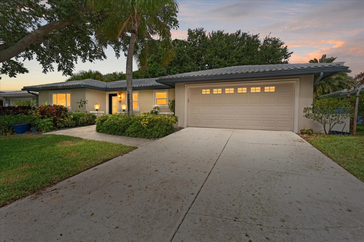 Seminole, Florida, 33772, United States, 3 Bedrooms Bedrooms, ,2 BathroomsBathrooms,Residential,For Sale,2048345