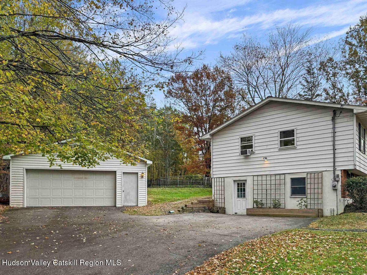 Gardiner, New York, 12525, United States, 3 Bedrooms Bedrooms, ,2 BathroomsBathrooms,Residential,For Sale,1968817