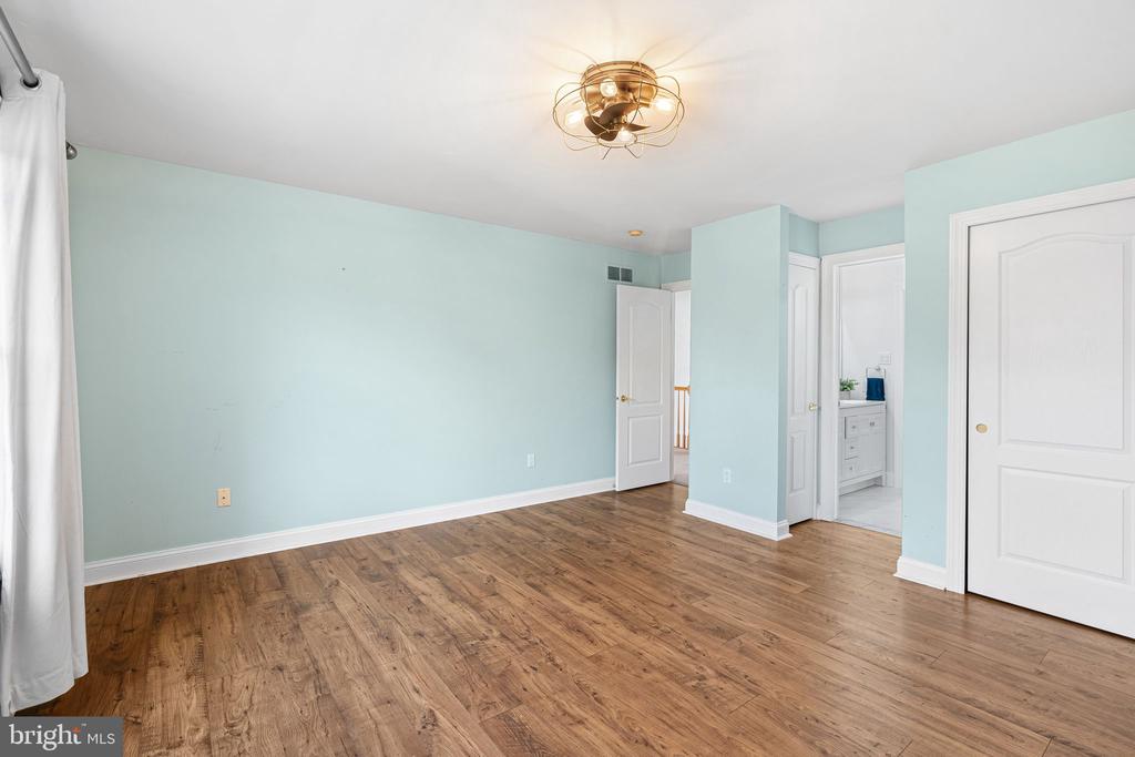 Newtown, Pennsylvania, 18940, United States, 4 Bedrooms Bedrooms, ,4 BathroomsBathrooms,Residential,For Sale,1941043