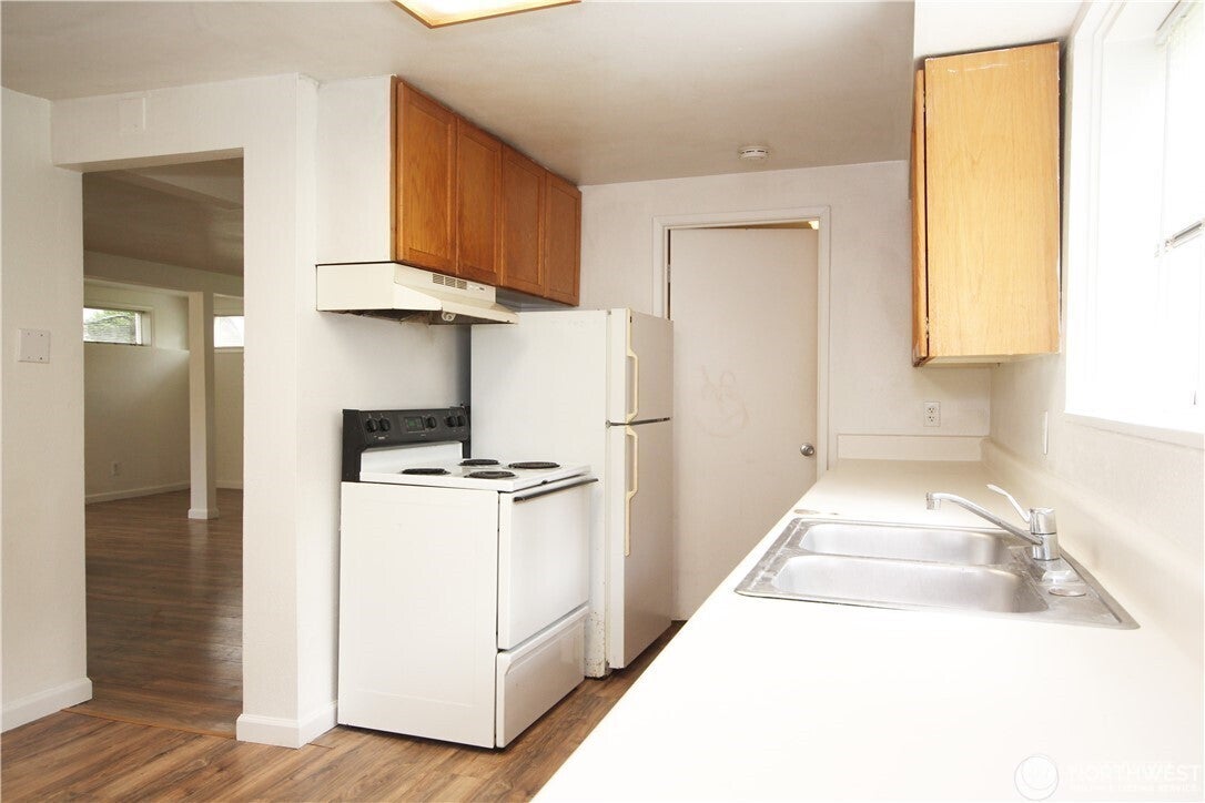 Seattle, Washington, 98106, United States, ,Residential,For Sale,1996660