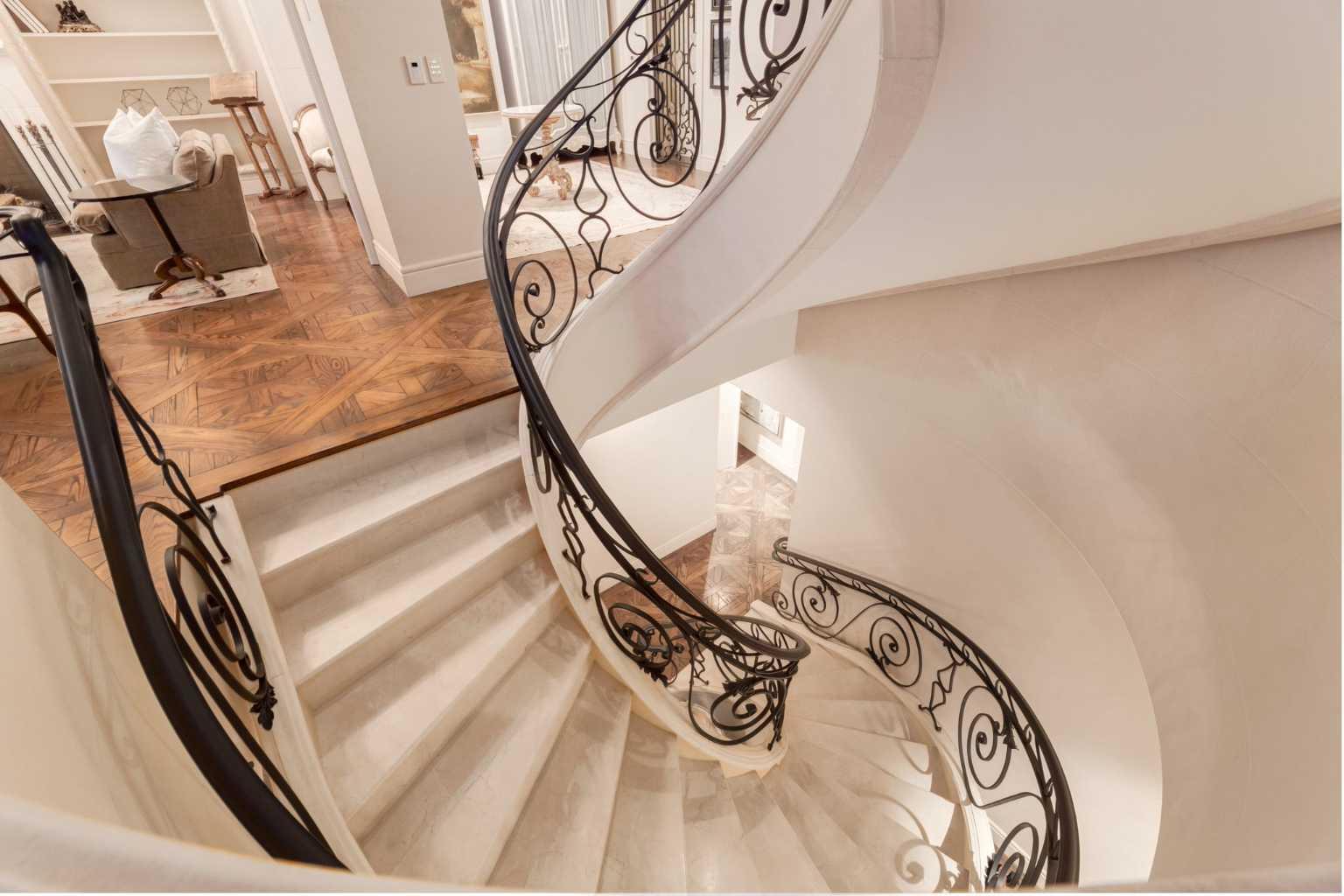 CALGARY, Alberta, T2P 5J9, CA, 2 Bedrooms Bedrooms, ,6 BathroomsBathrooms,Residential,For Sale,1987671