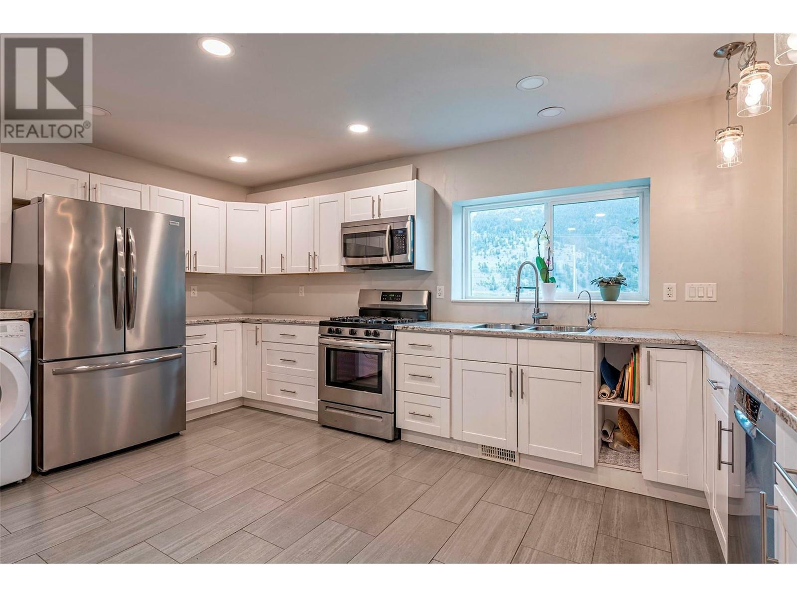 FALKLAND, British Columbia, V0E 1W0, CA, 3 Bedrooms Bedrooms, ,2 BathroomsBathrooms,Residential,For Sale,1836666