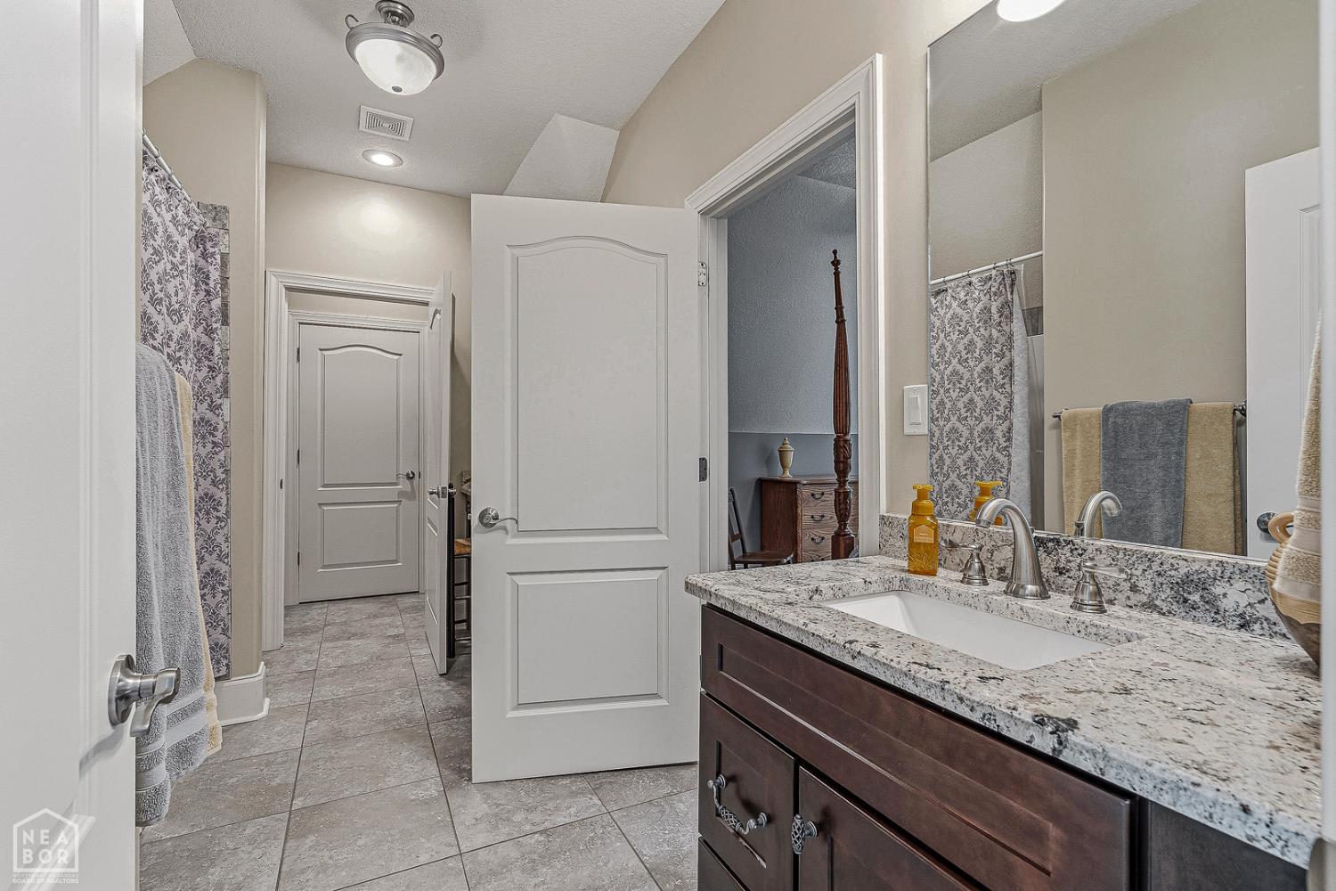 Jonesboro, Arkansas, 72405, United States, 4 Bedrooms Bedrooms, ,4 BathroomsBathrooms,Residential,For Sale,2039868