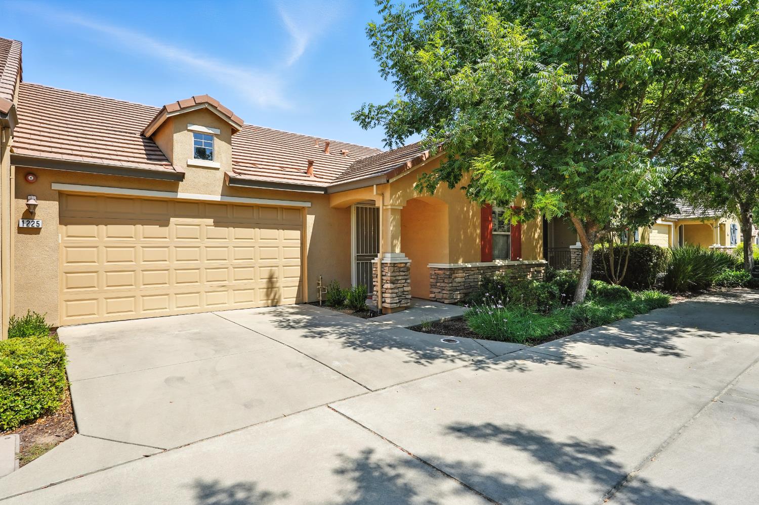 Roseville, California, 95747, United States, 2 Bedrooms Bedrooms, ,2 BathroomsBathrooms,Residential,For Sale,1918071