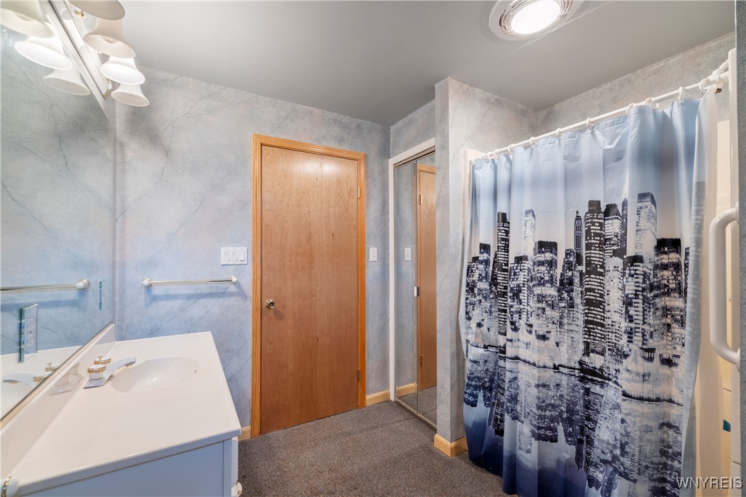 Lewiston, New York, 14092, United States, 3 Bedrooms Bedrooms, ,4 BathroomsBathrooms,Residential,For Sale,1937436