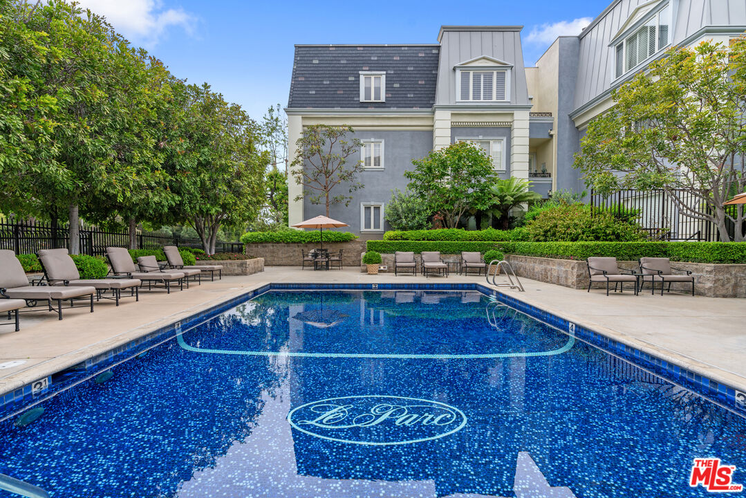 Los Angeles, California, 90067, United States, 2 Bedrooms Bedrooms, ,3 BathroomsBathrooms,Residential,For Sale,1901982