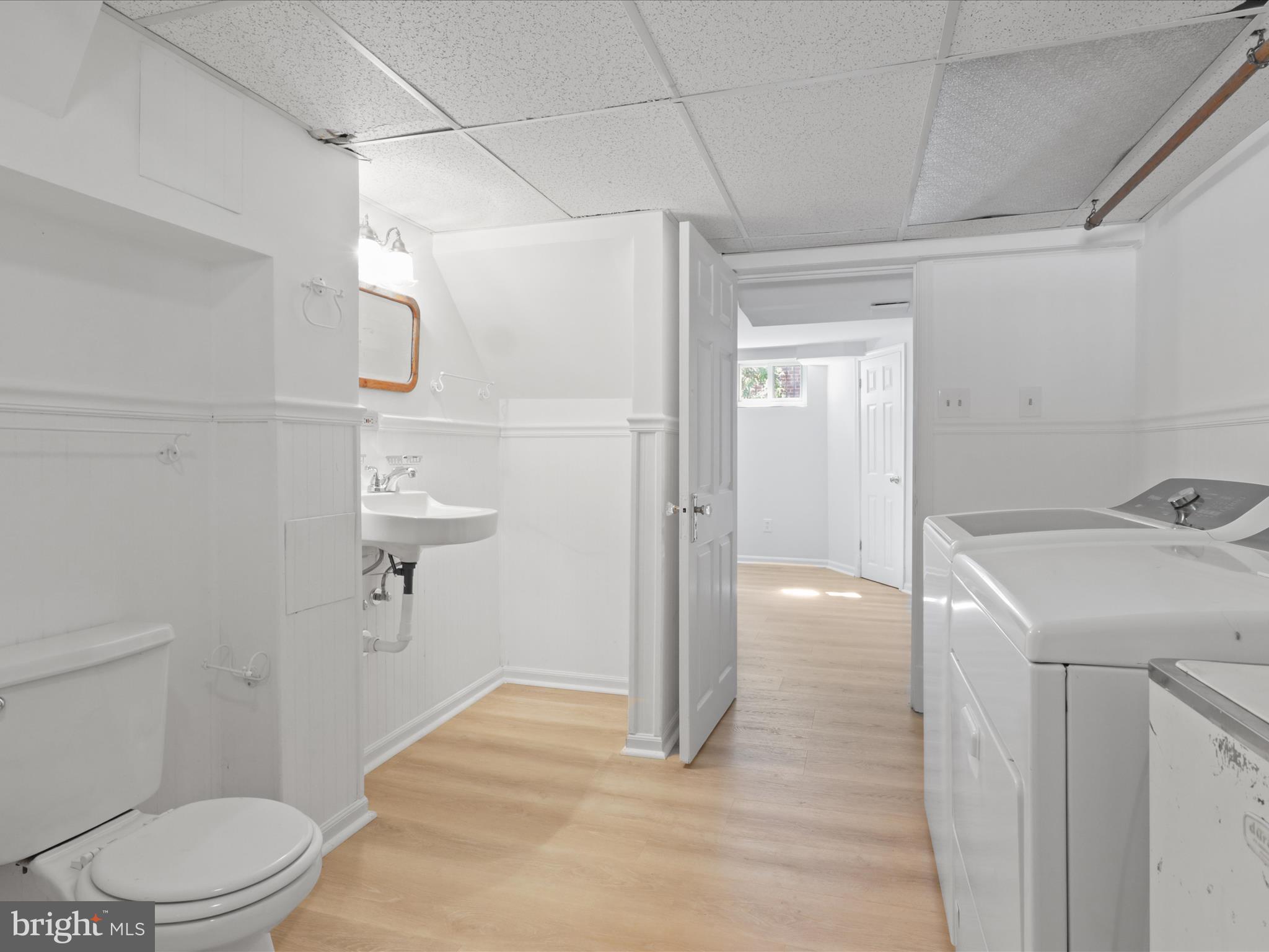 Arlington, Virginia, 22207, United States, 3 Bedrooms Bedrooms, ,3 BathroomsBathrooms,Residential,For Sale,1979007