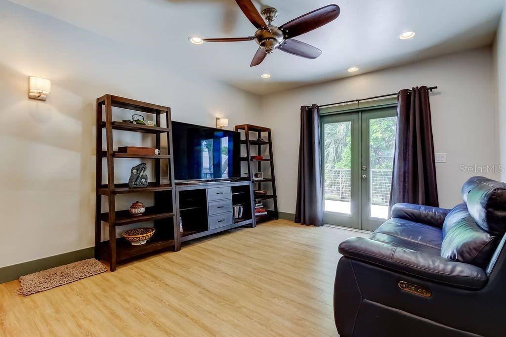 St Petersburg, Florida, 33701, United States, 3 Bedrooms Bedrooms, ,4 BathroomsBathrooms,Residential,For Sale,1895671