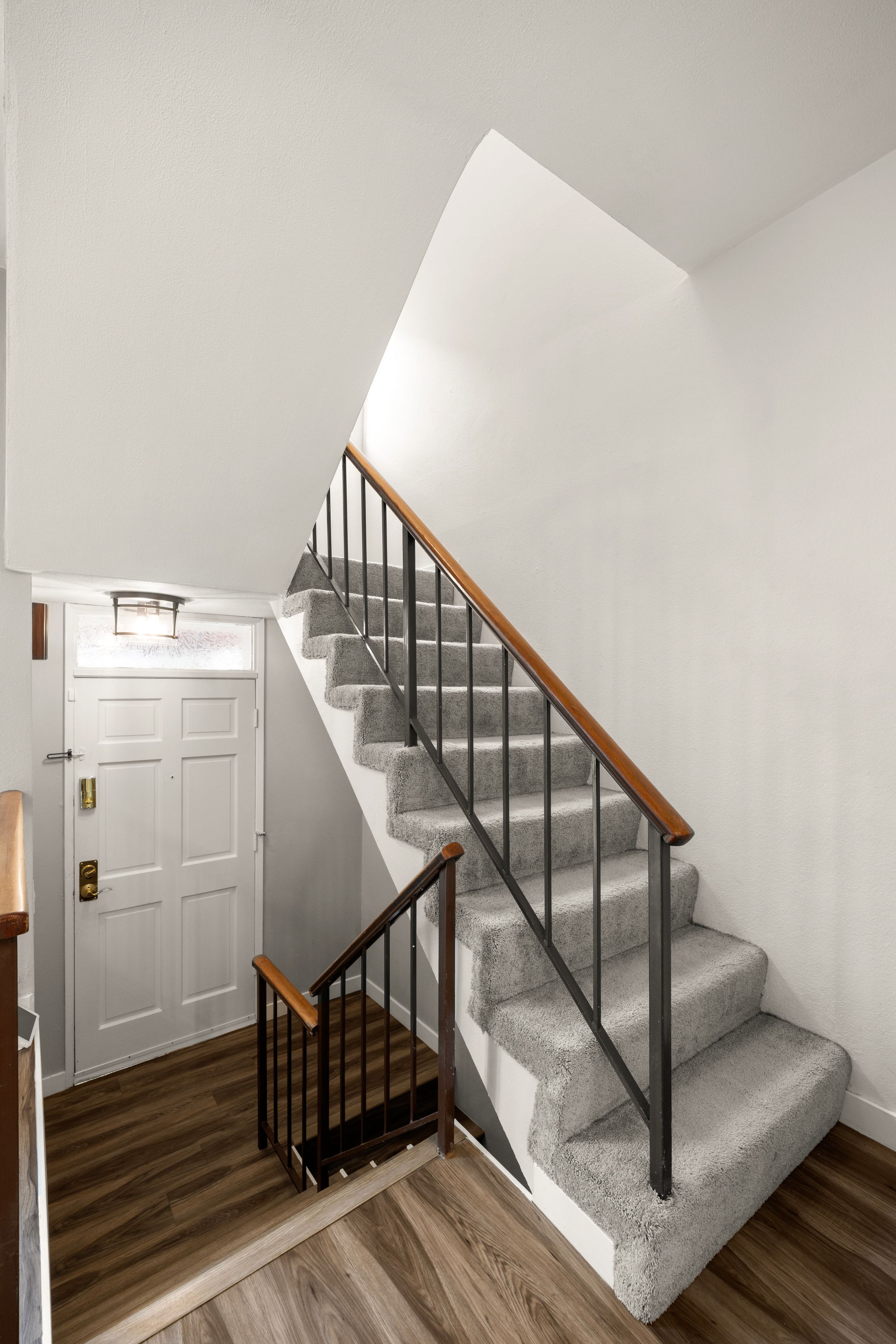  6540 Hayvenhurst Avenue #3 - 物件實景