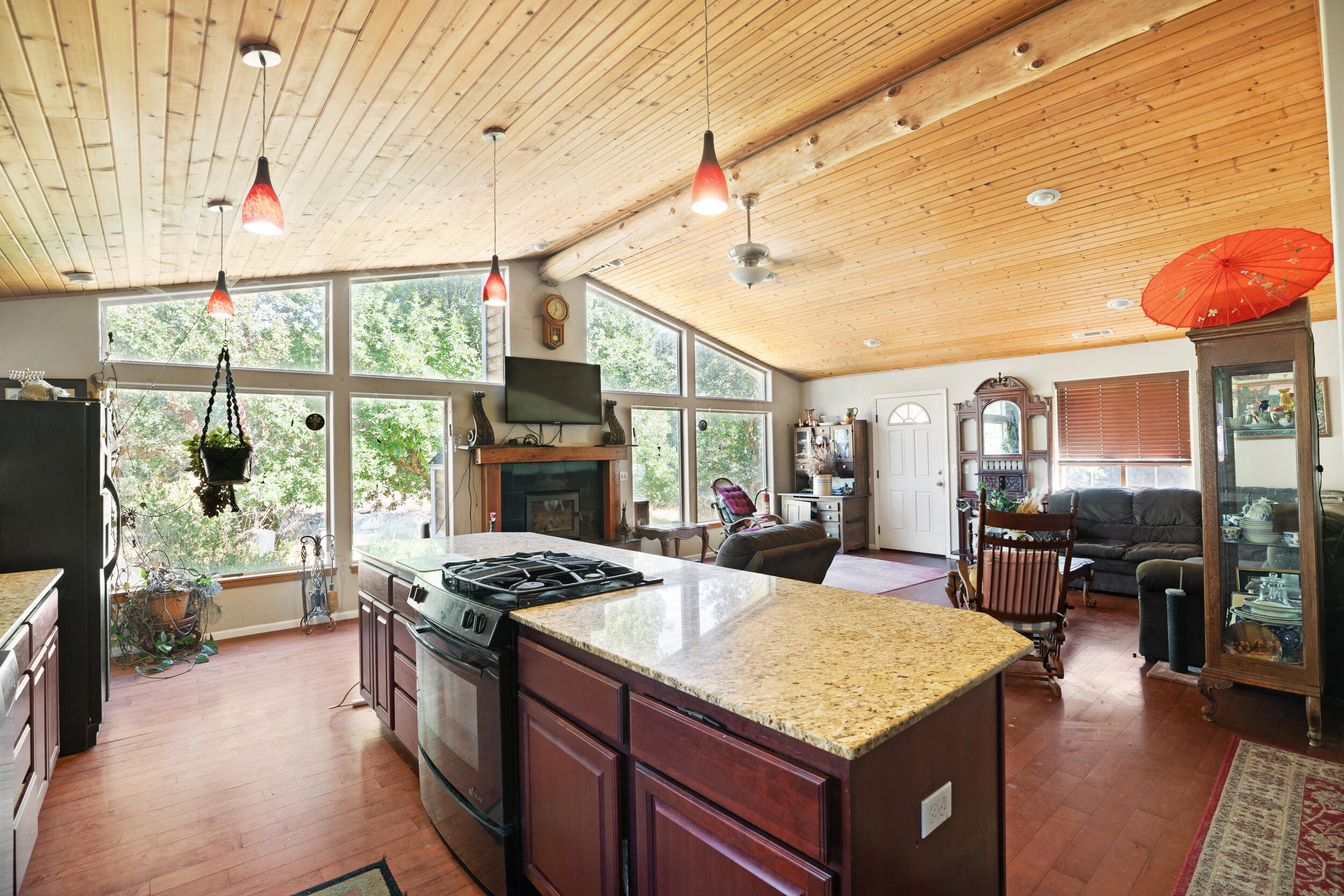 Selma, Oregon, 97538, United States, 3 Bedrooms Bedrooms, ,2 BathroomsBathrooms,Residential,For Sale,1980264