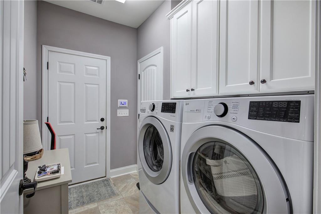 Adairsville, Georgia, 30103, United States, 3 Bedrooms Bedrooms, ,2 BathroomsBathrooms,Residential,For Sale,1951445