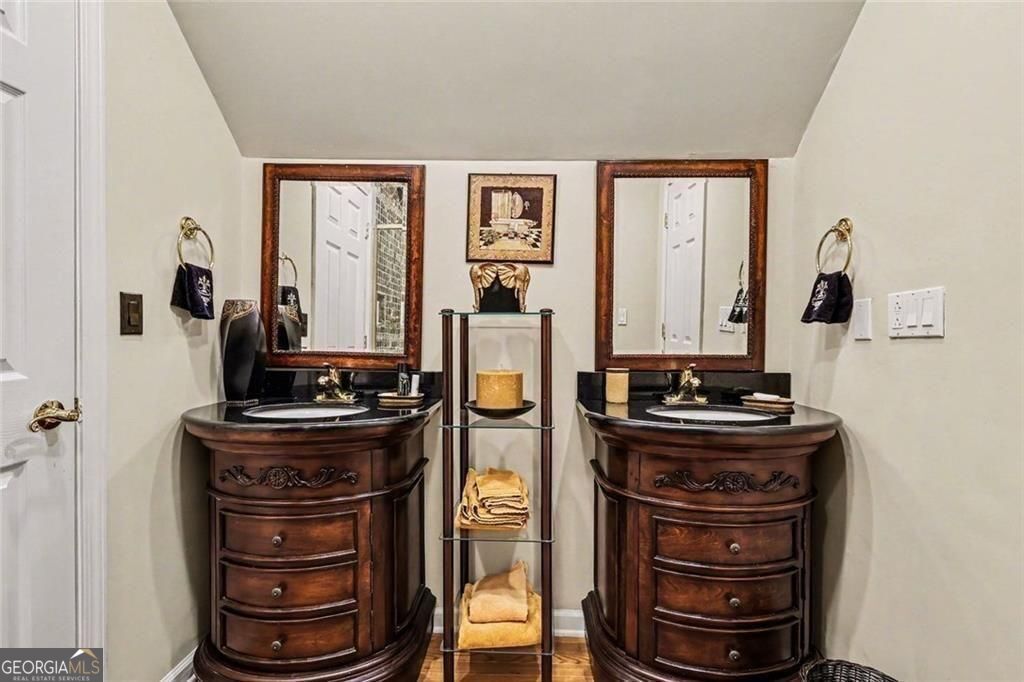 Atlanta, Georgia, 30331, United States, 6 Bedrooms Bedrooms, ,5 BathroomsBathrooms,Residential,For Sale,2036323