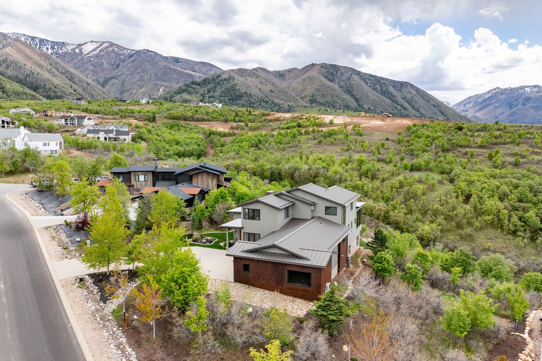  Mountain Contemporary Masterpiece with Panoramic Summit Creek Views - 物件實景