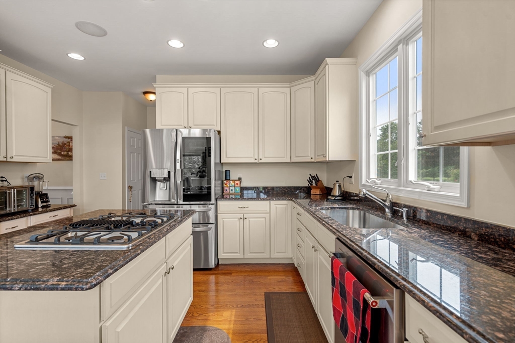 Methuen, Massachusetts, 01844, United States, 4 Bedrooms Bedrooms, ,3 BathroomsBathrooms,Residential,For Sale,1912504