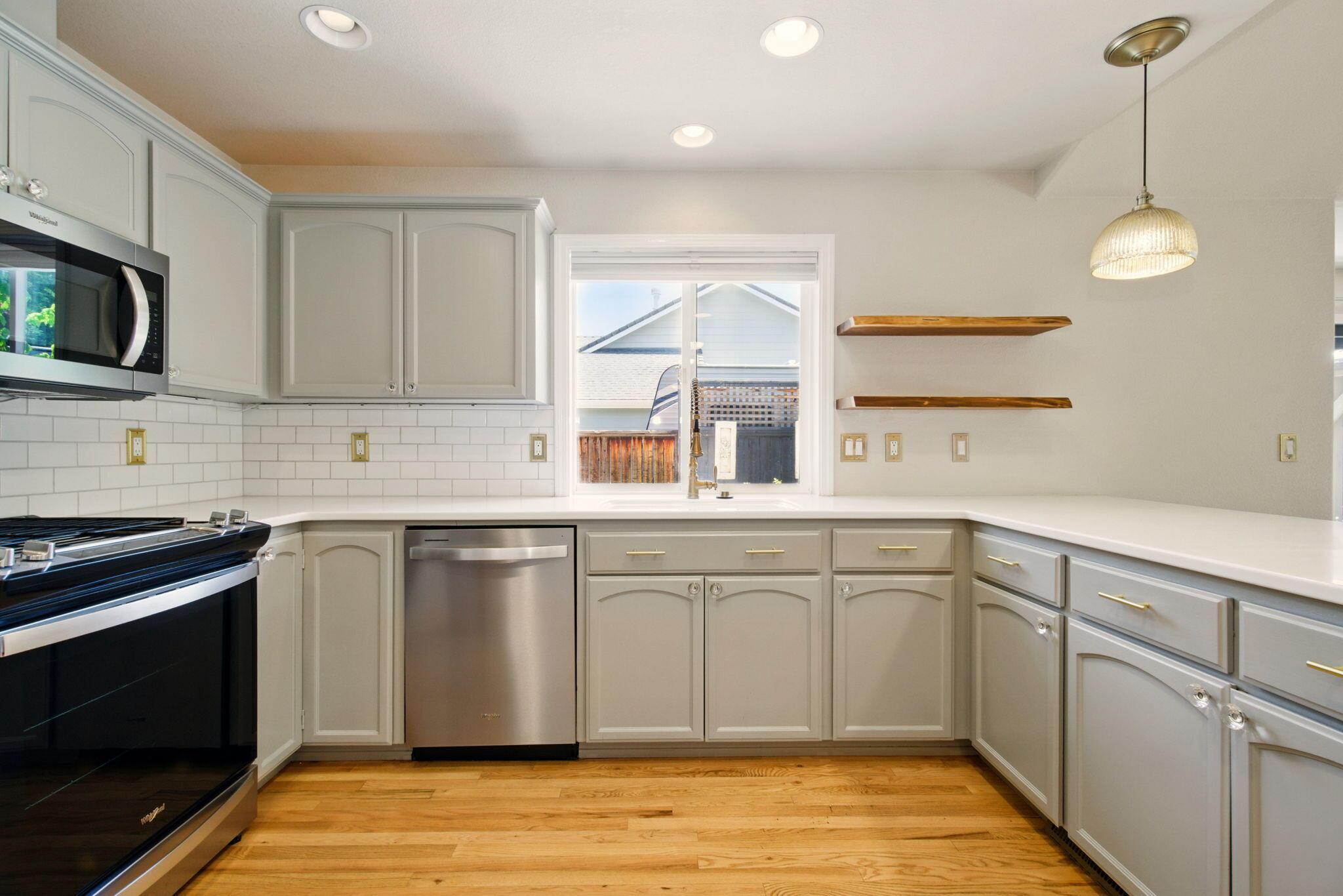 Central Point, Oregon, 97502, United States, 3 Bedrooms Bedrooms, ,2 BathroomsBathrooms,Residential,For Sale,1793291