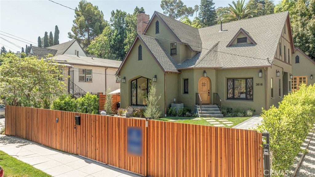Los Angeles, California, 90027, United States, 4 Bedrooms Bedrooms, ,3 BathroomsBathrooms,Residential,For Sale,1942315