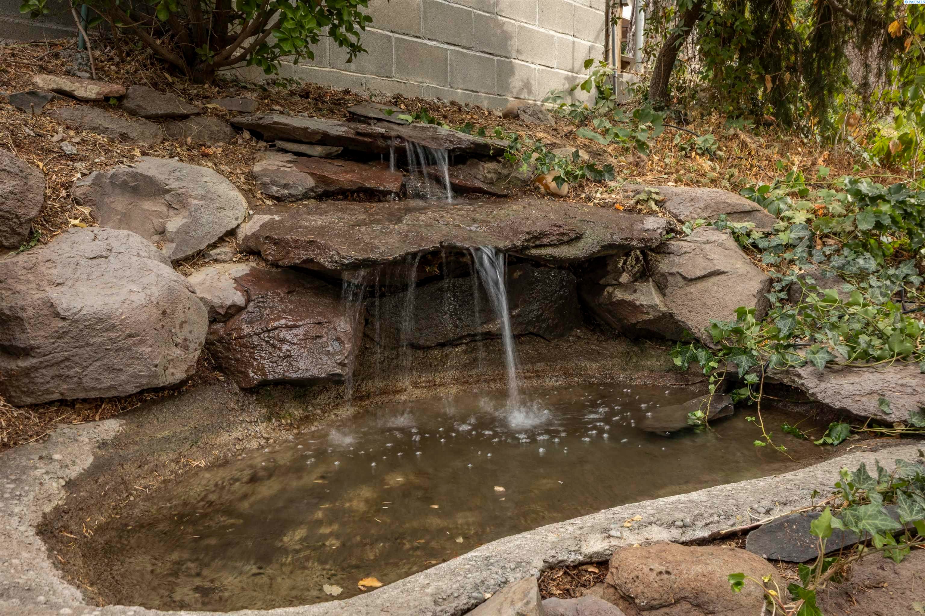 Sunnyside, Washington, 98944, United States, 3 Bedrooms Bedrooms, ,3 BathroomsBathrooms,Residential,For Sale,1973800