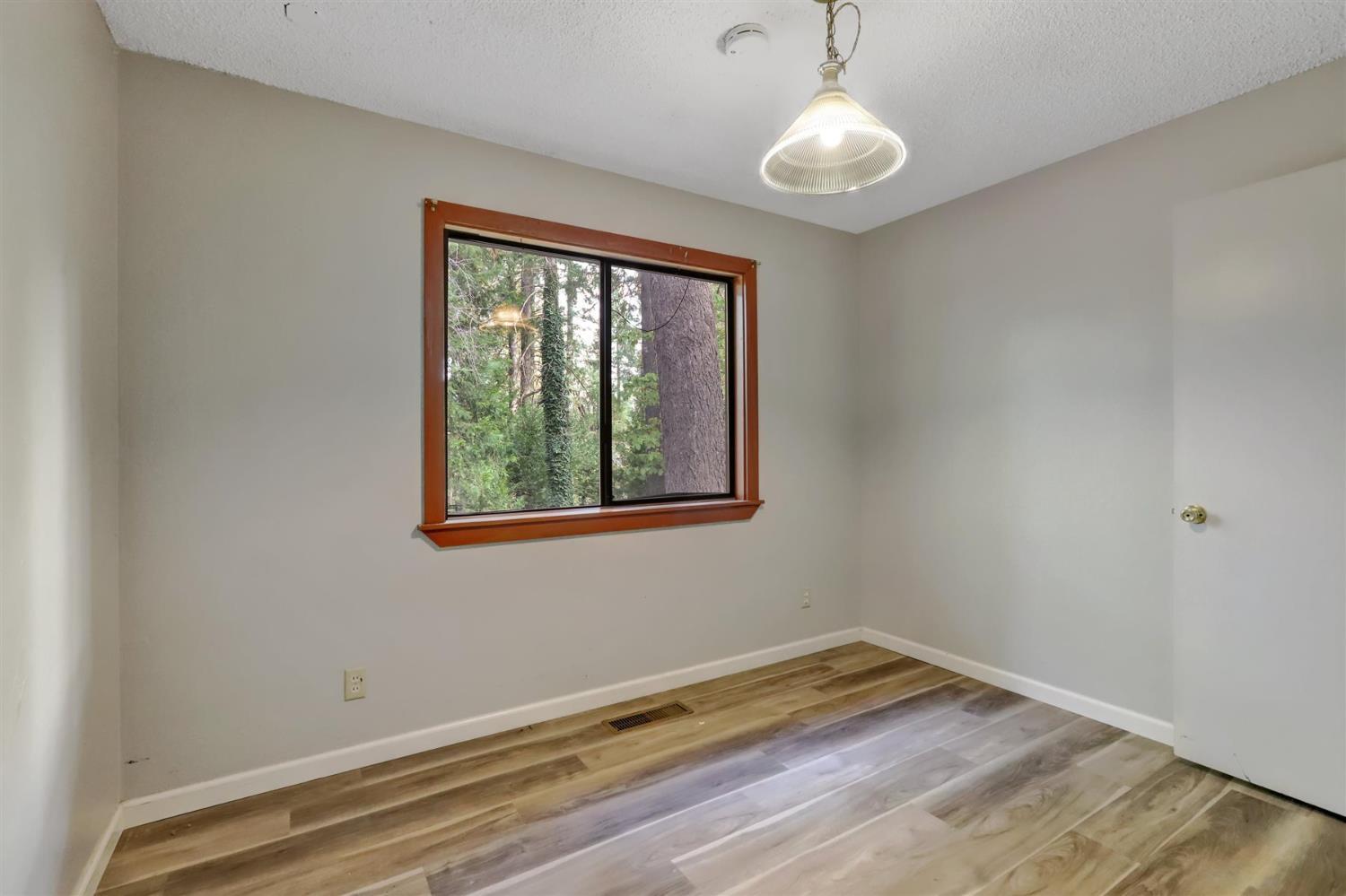 Nevada City, California, 95959, United States, 3 Bedrooms Bedrooms, ,2 BathroomsBathrooms,Residential,For Sale,1992371