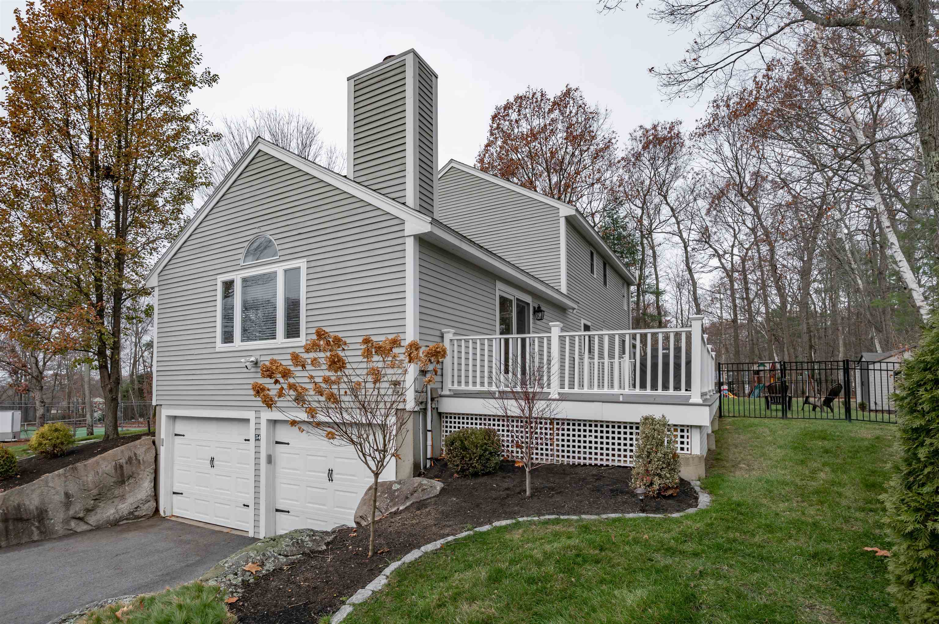 Hooksett, New Hampshire, 03106, United States, 3 Bedrooms Bedrooms, ,1 BathroomBathrooms,Residential,For Sale,2002155