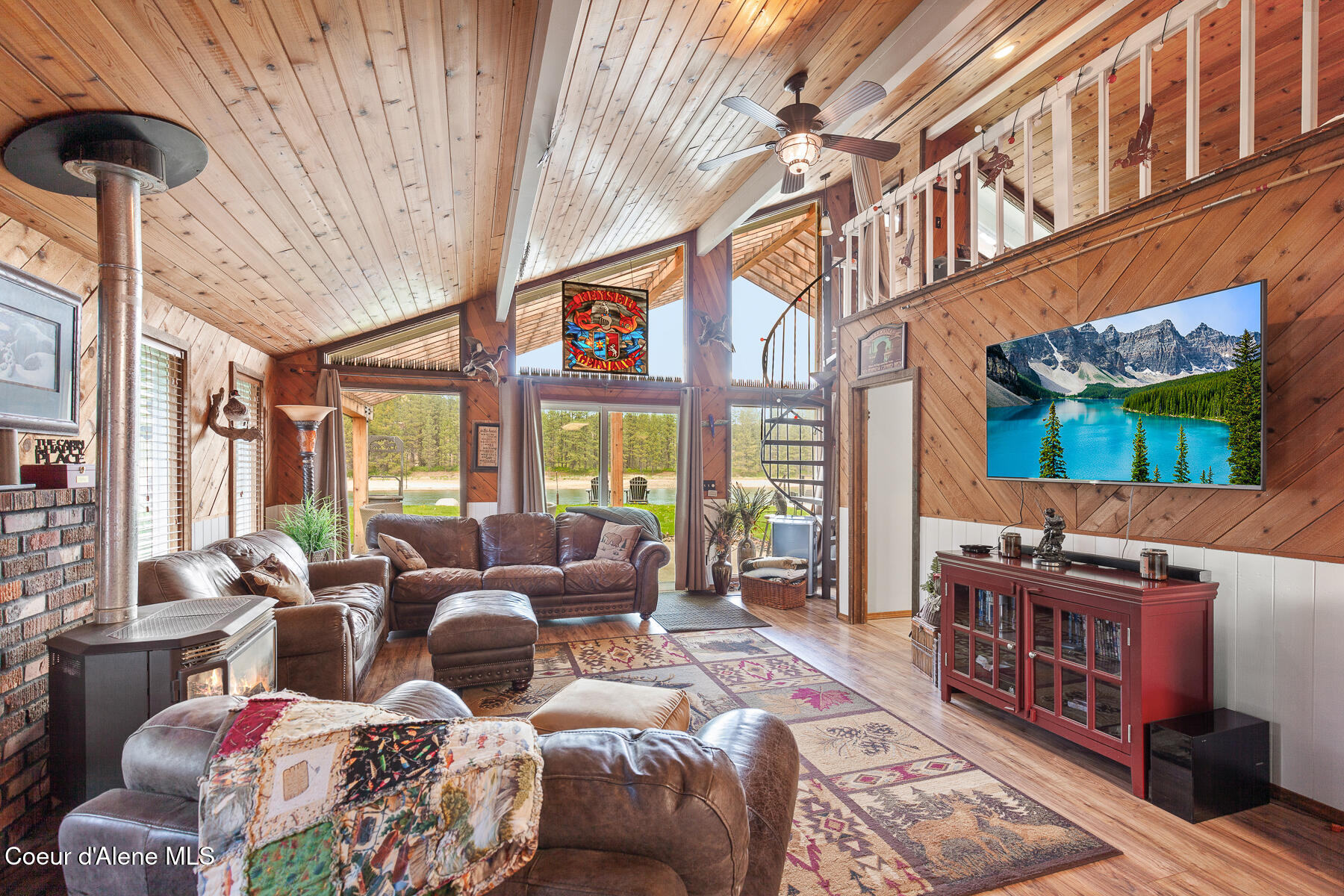 Priest River, Idaho, 83856, United States, 2 Bedrooms Bedrooms, ,2 BathroomsBathrooms,Residential,For Sale,1798320