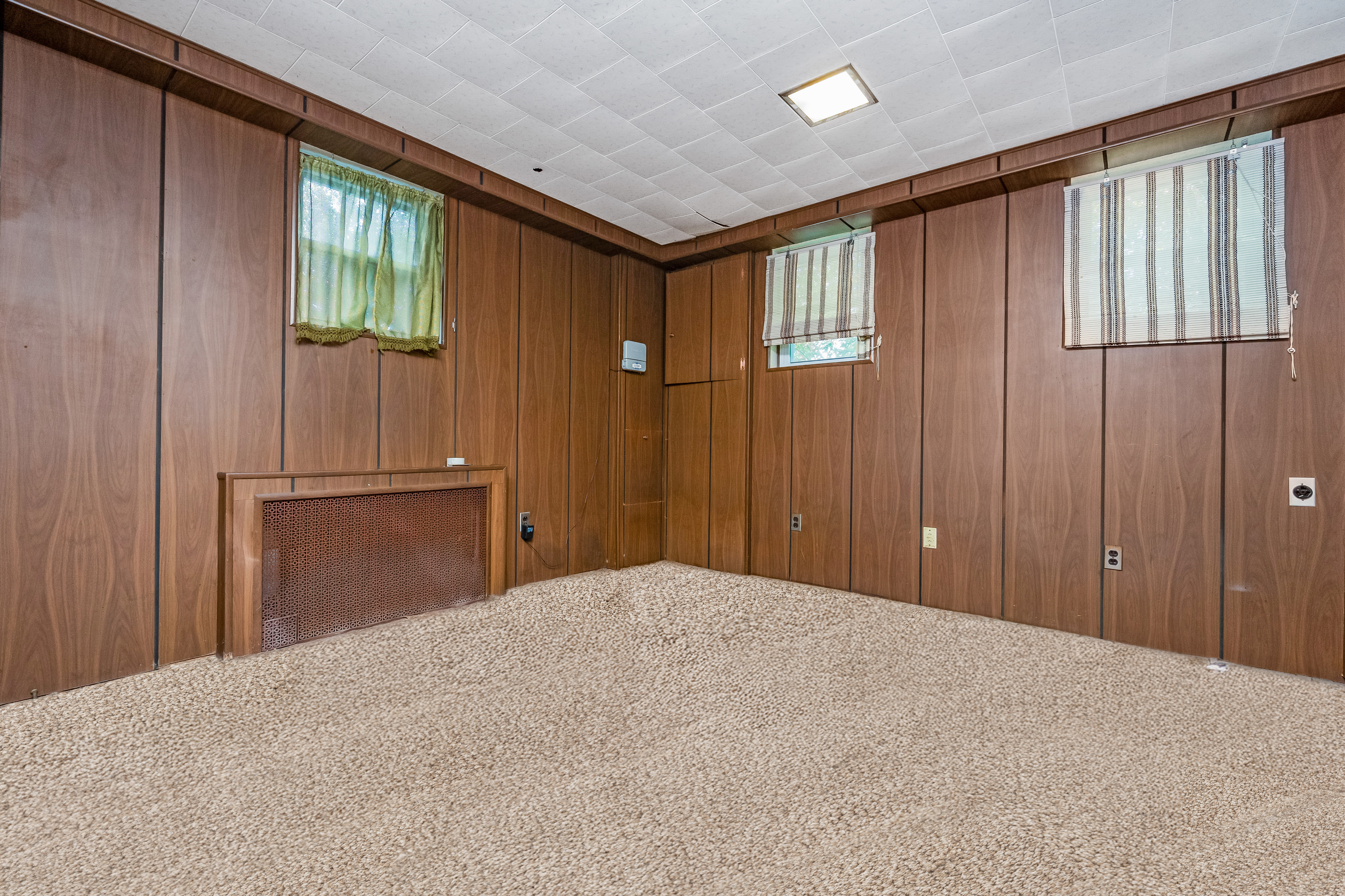 West Babylon, New York, 11704, United States, 5 Bedrooms Bedrooms, ,3 BathroomsBathrooms,Residential,For Sale,2048080