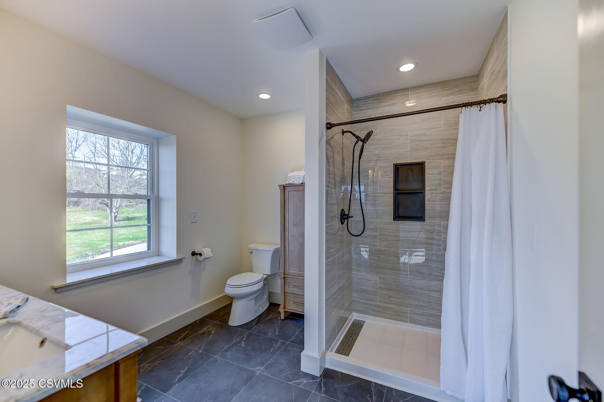 Berwick, Pennsylvania, 18603, United States, 4 Bedrooms Bedrooms, ,2 BathroomsBathrooms,Residential,For Sale,1993834