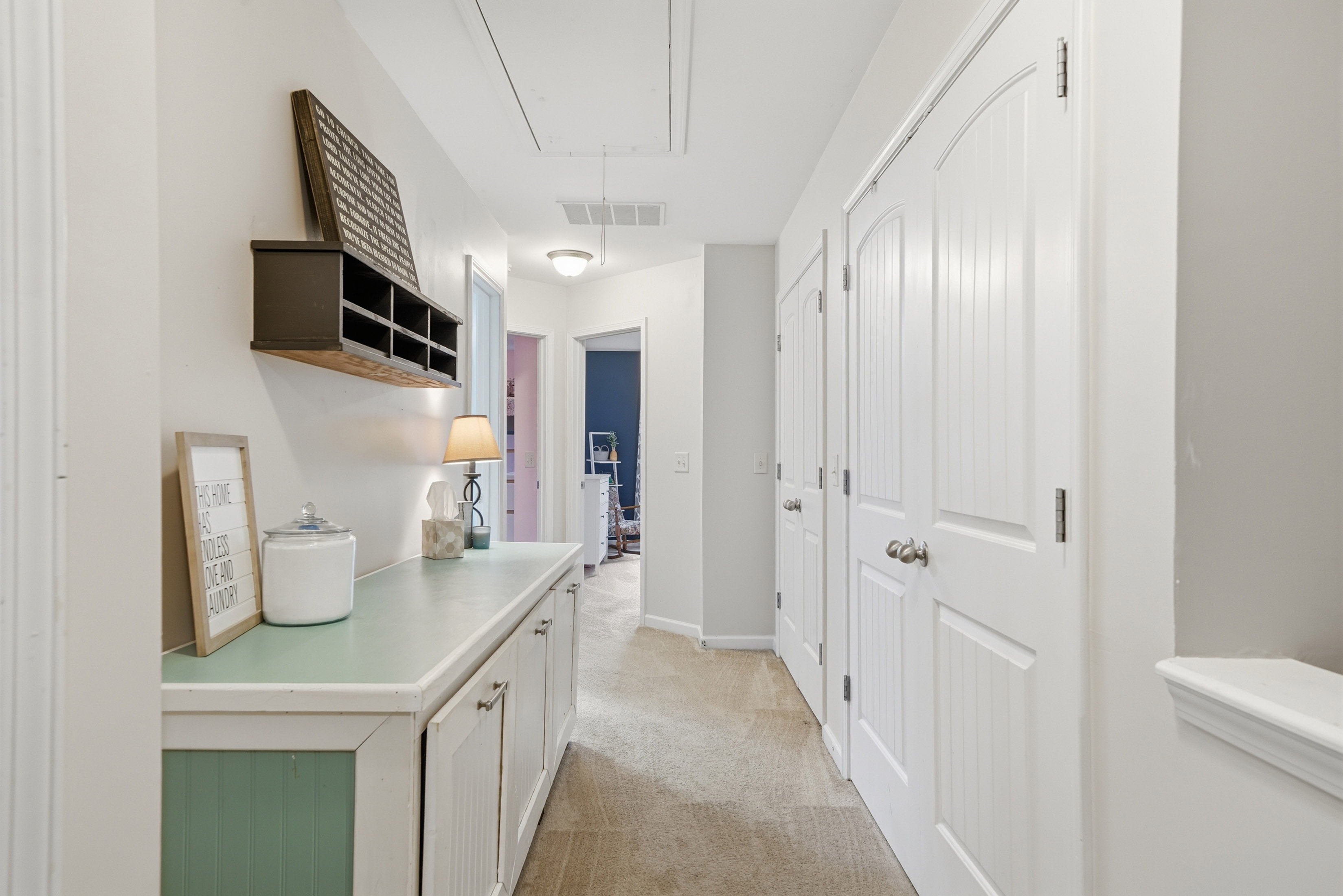  Charming End-Unit Townhome at the End of a Peaceful Cul-de-Sac - 物件實景